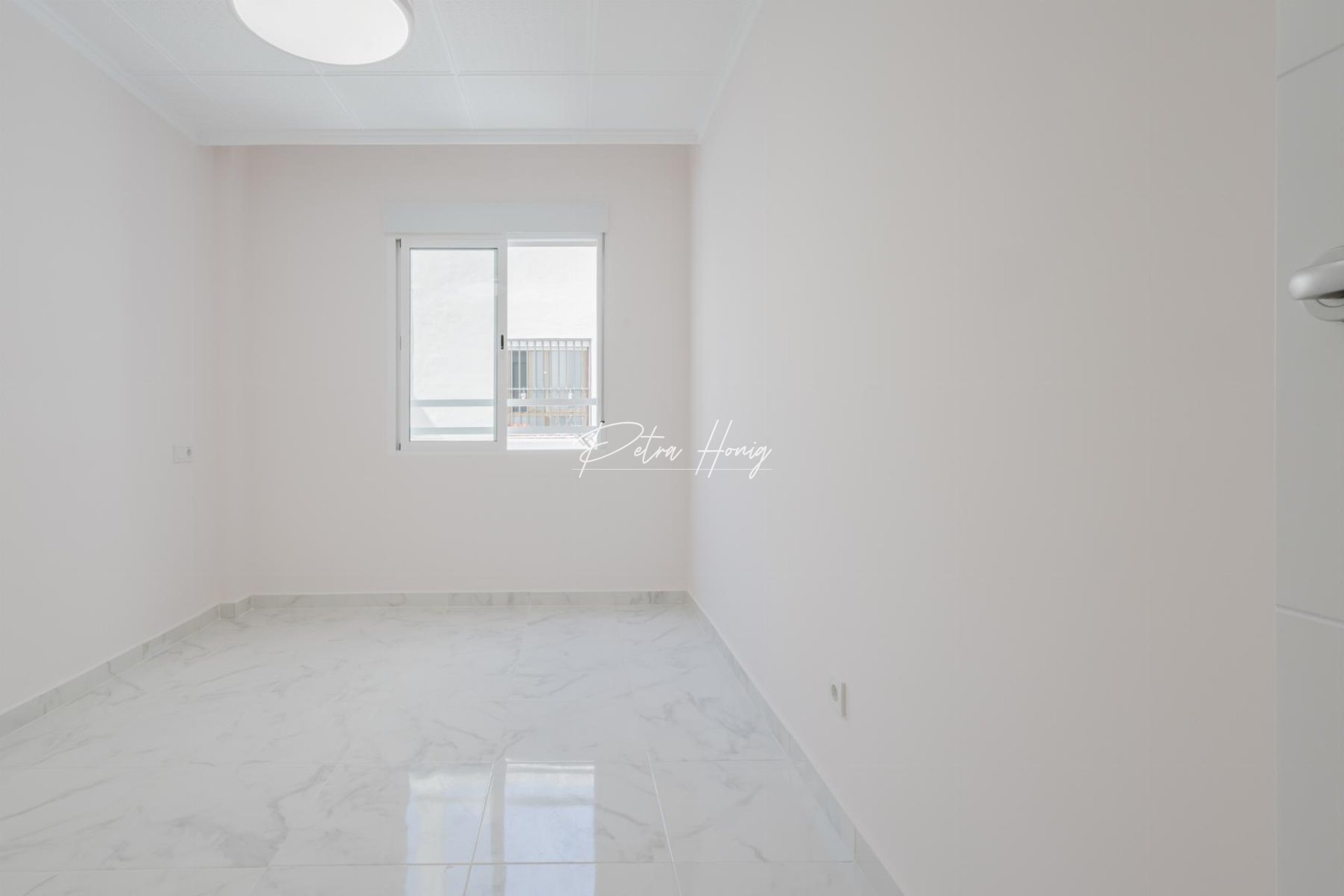 Resales - Apartment - Torrevieja - Playa de La Acequion