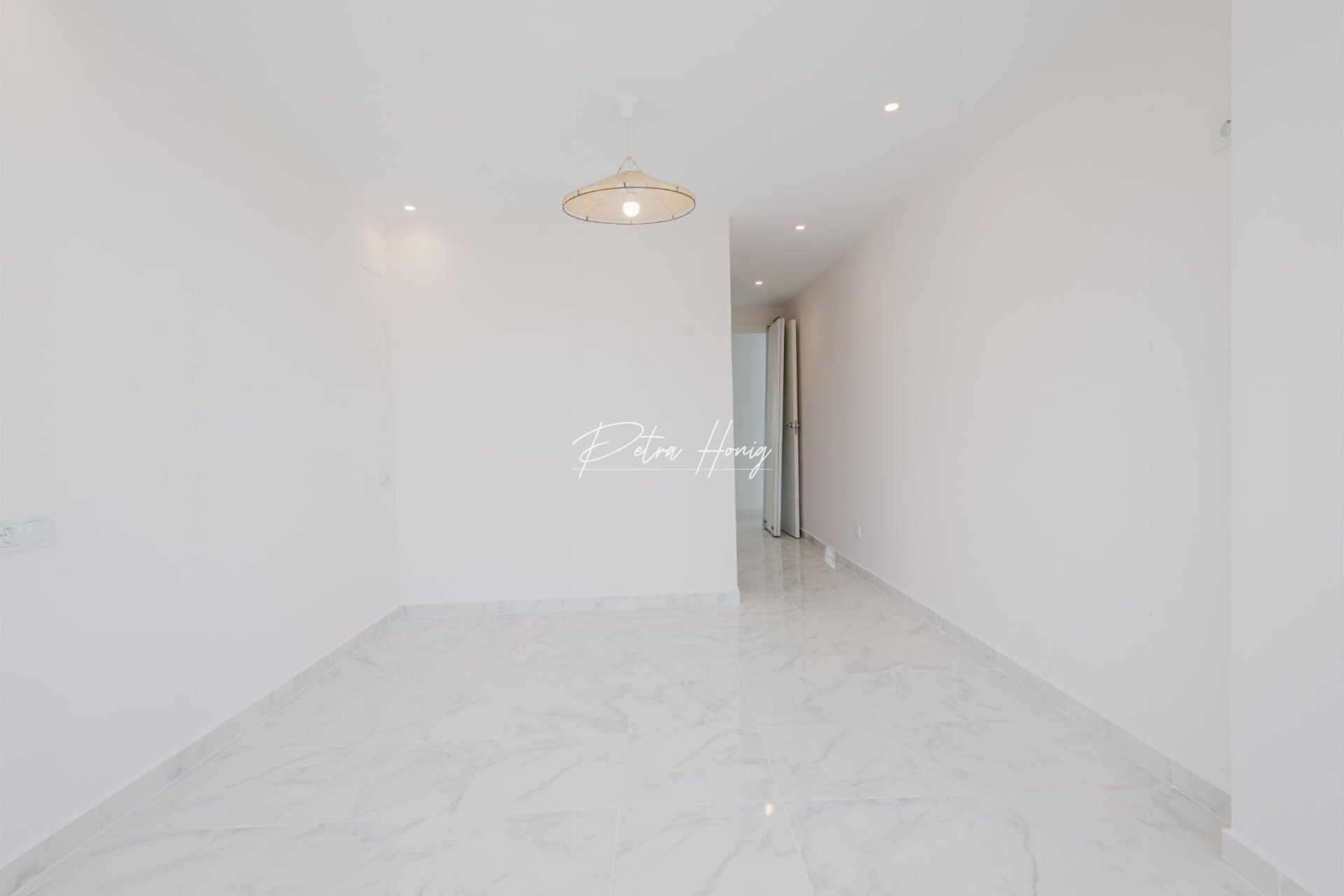 Resales - Apartment - Torrevieja - Playa de La Acequion