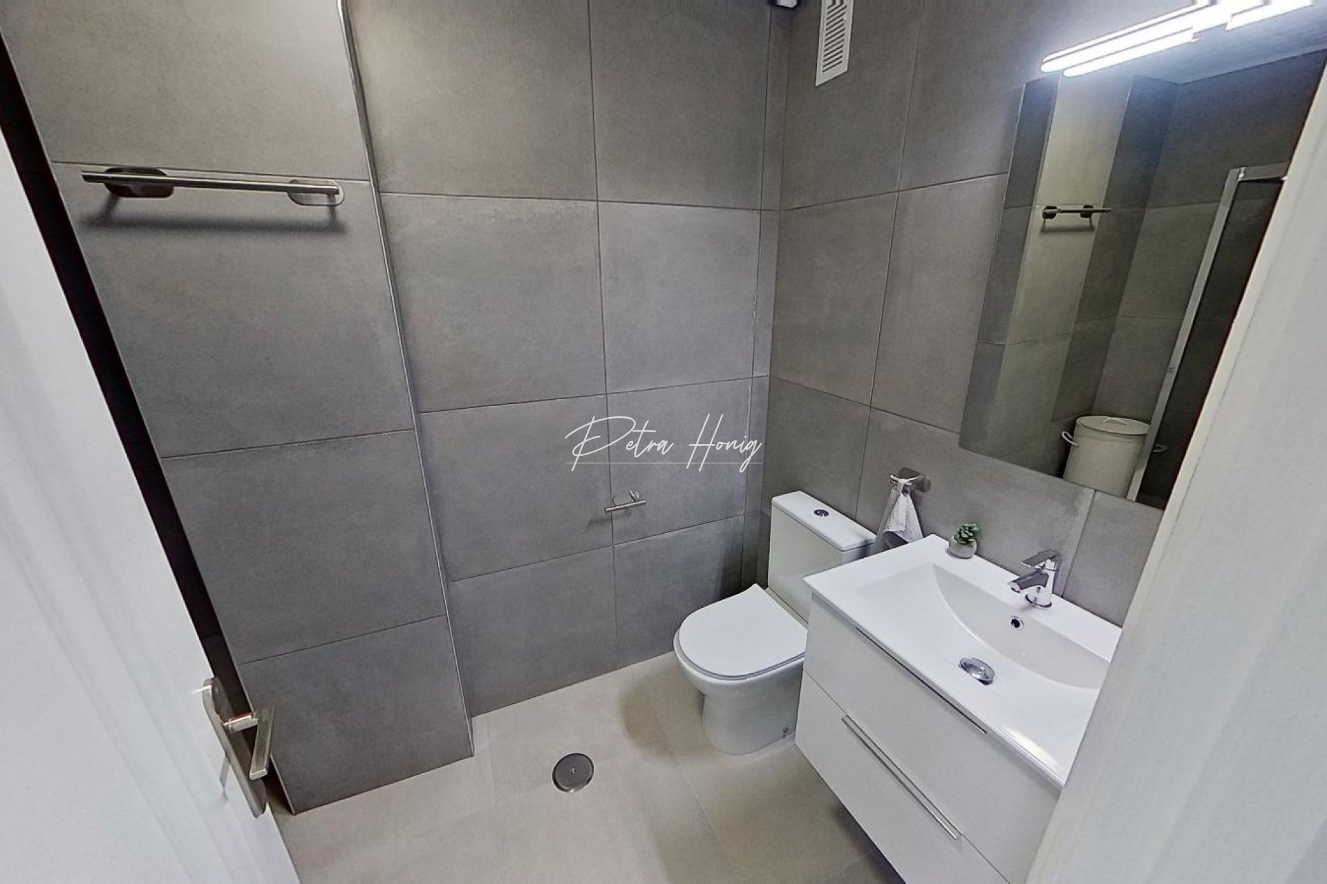 Resales - Apartment - Torrevieja - Playa del Acequion