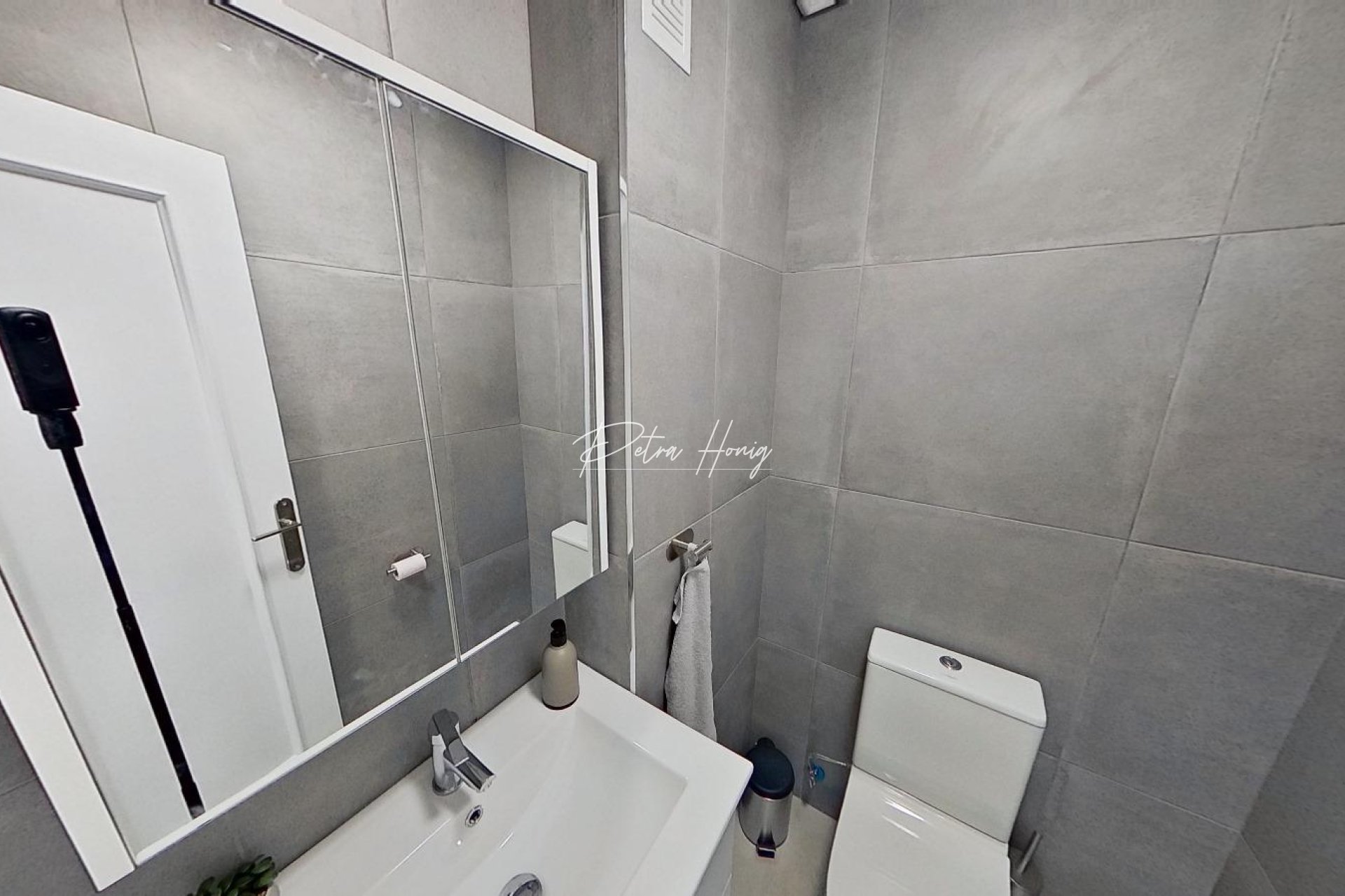 Resales - Apartment - Torrevieja - Playa del Acequion