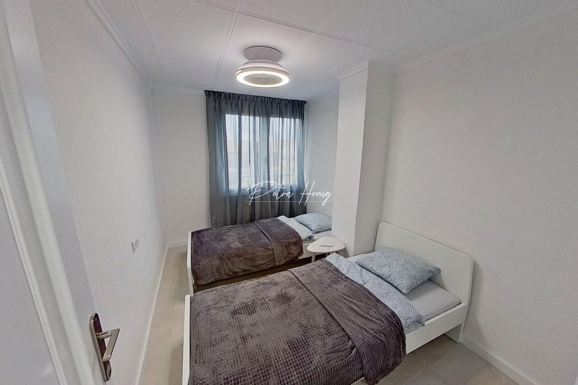 Resales - Apartment - Torrevieja - Playa del Acequion