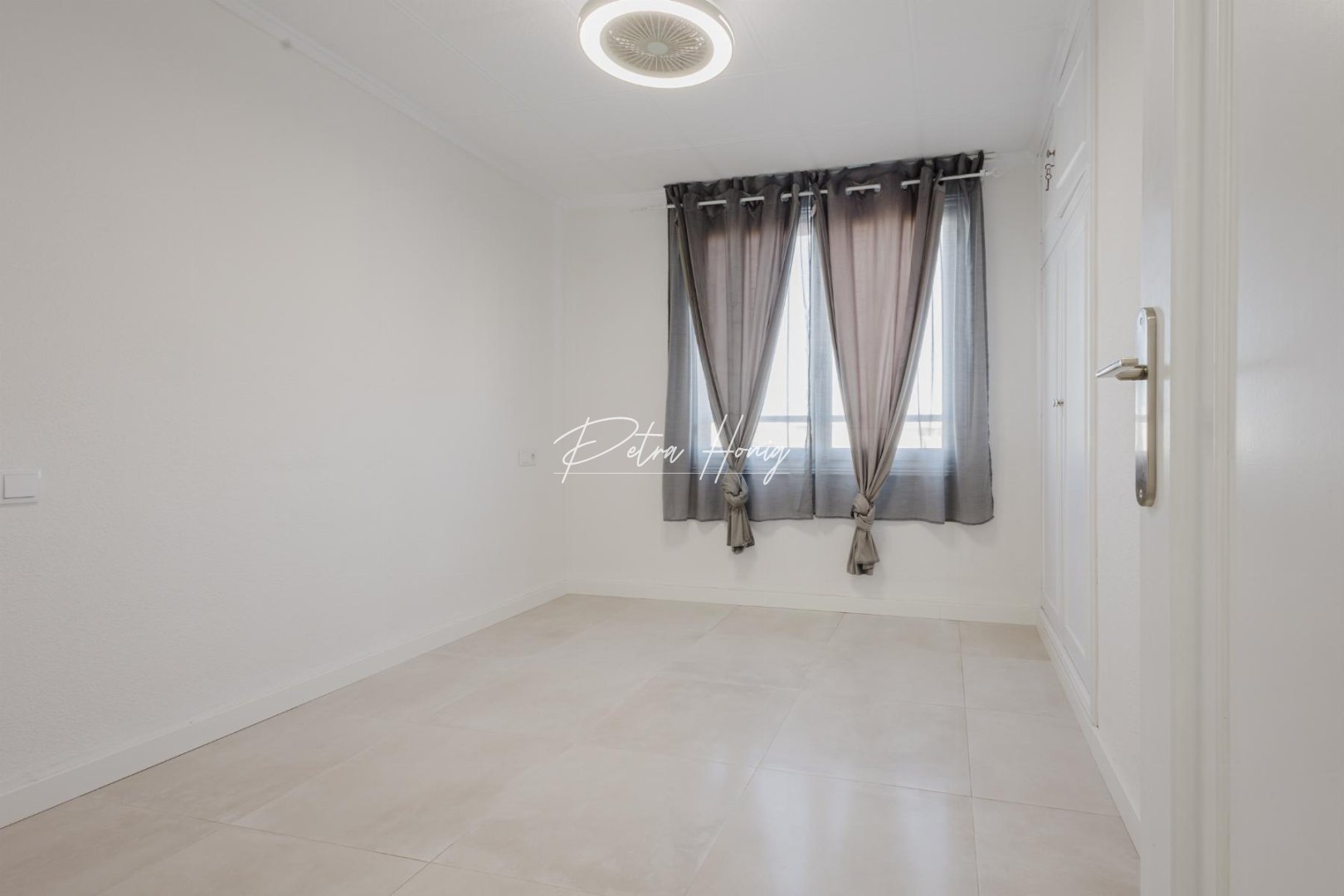 Resales - Apartment - Torrevieja - Playa del Acequion