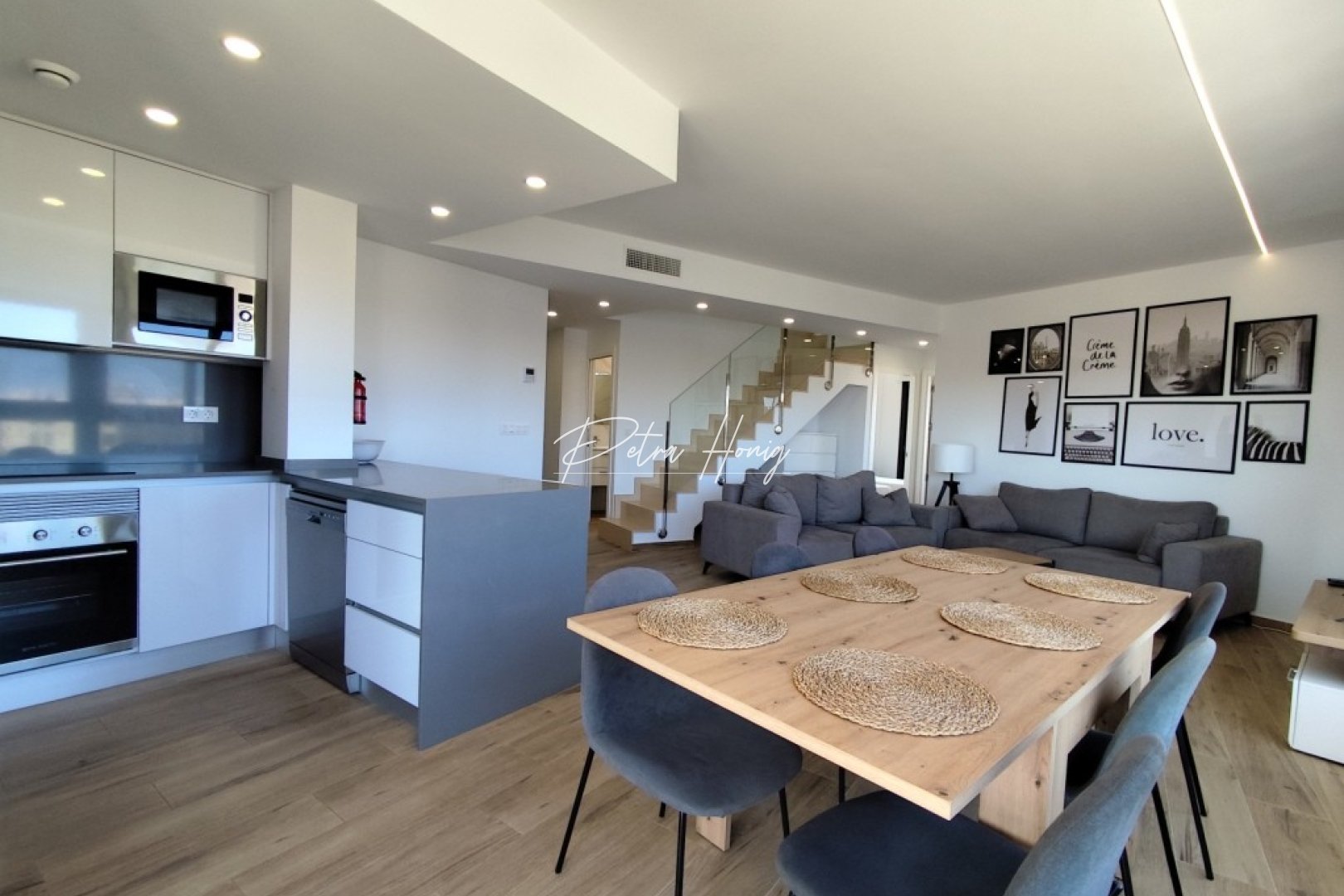 Resales - Apartment - Villamartin