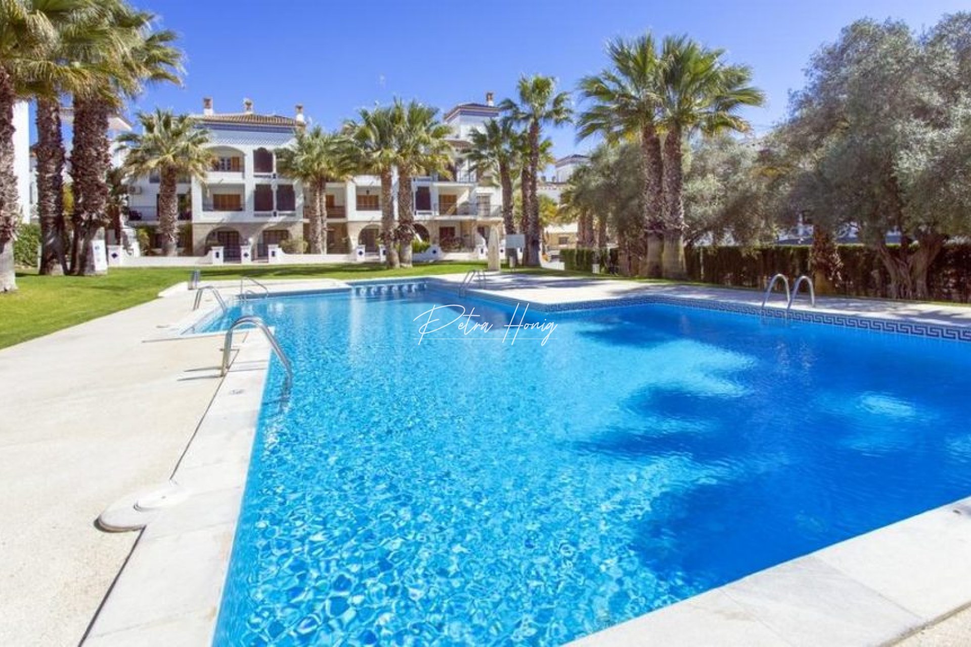 Resales - Apartment - Villamartin