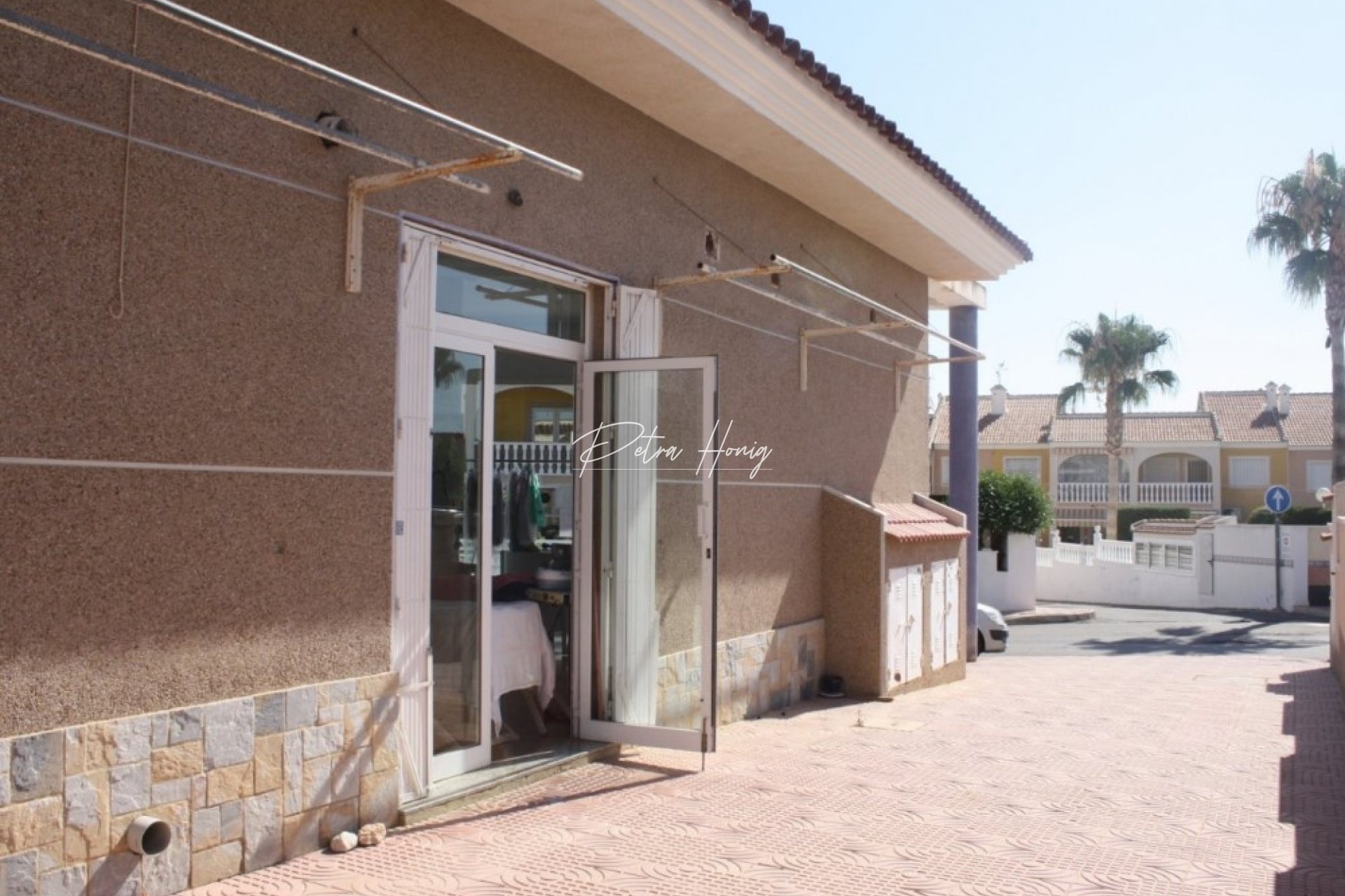 Resales - Commercial - Ciudad Quesada - Dona Pepa