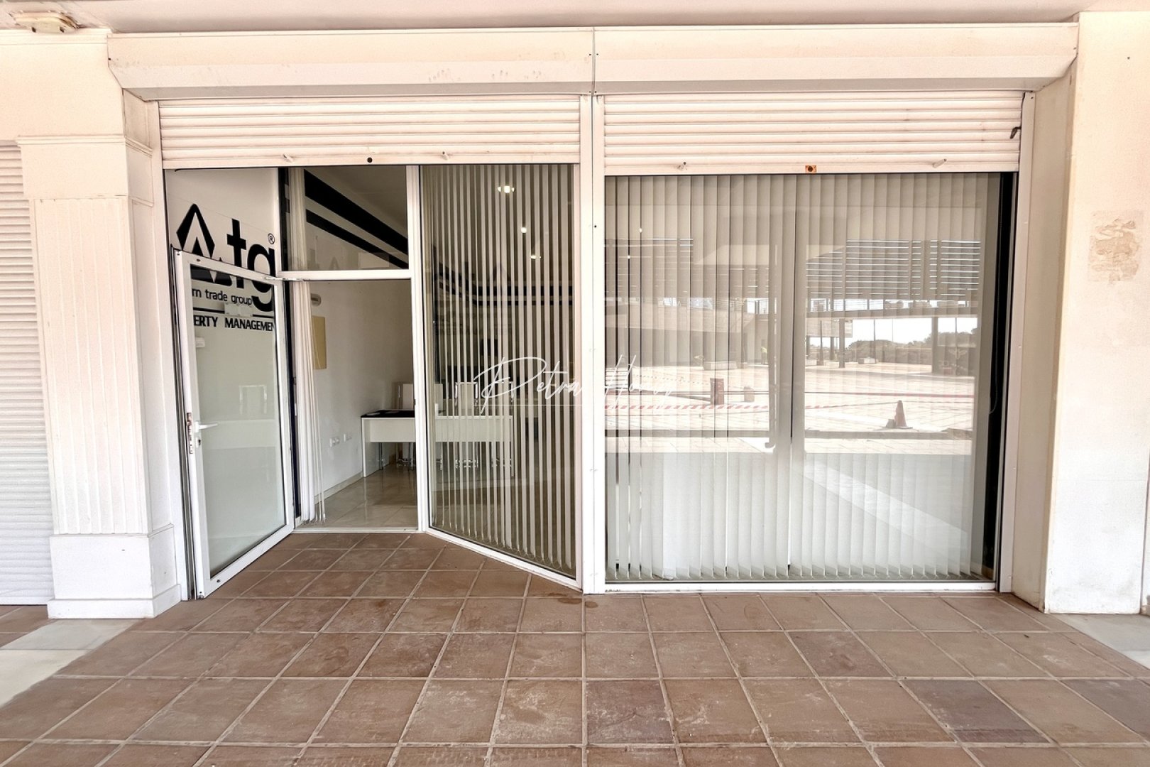 Resales - Commercial - Playa Flamenca