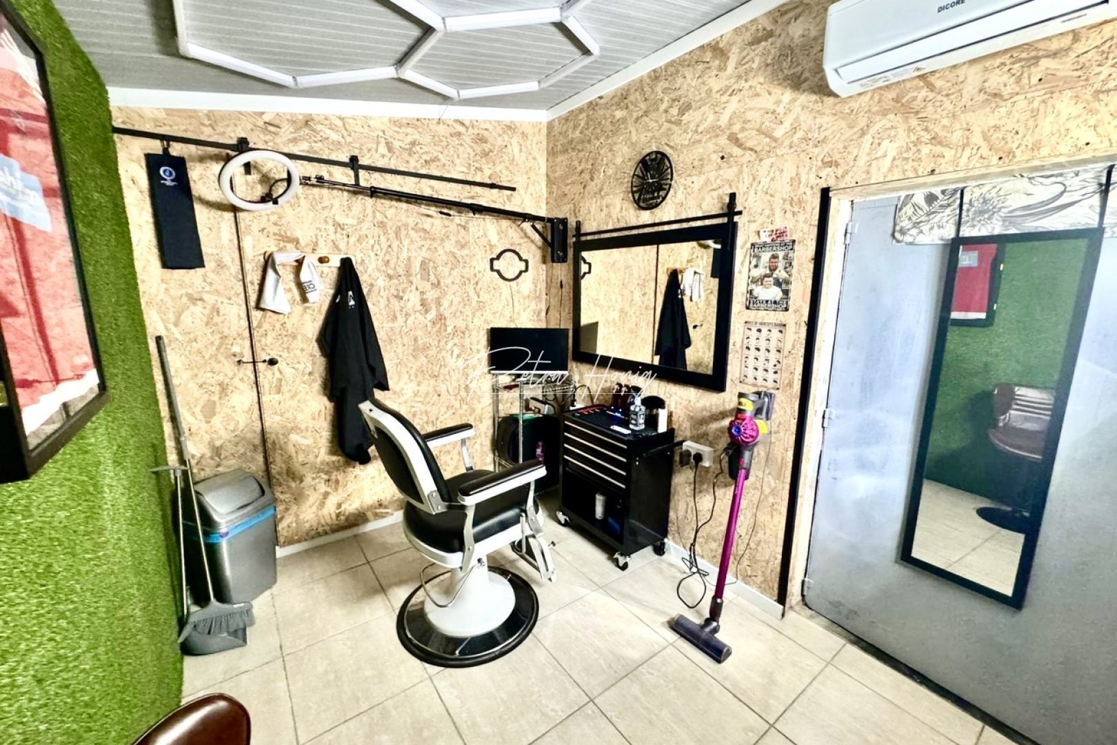 Resales - Commercial - San Miguel de Salinas