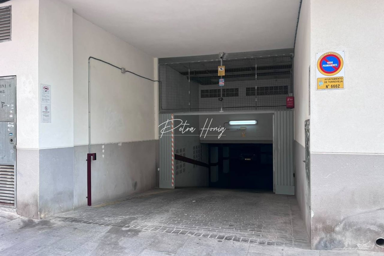 Resales - Commercial - Torrevieja
