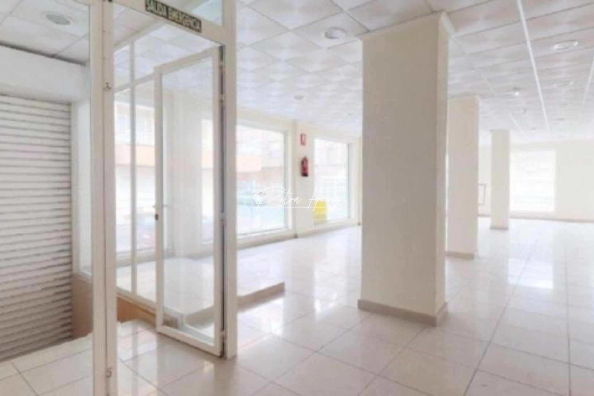 Resales - Commercial - Torrevieja