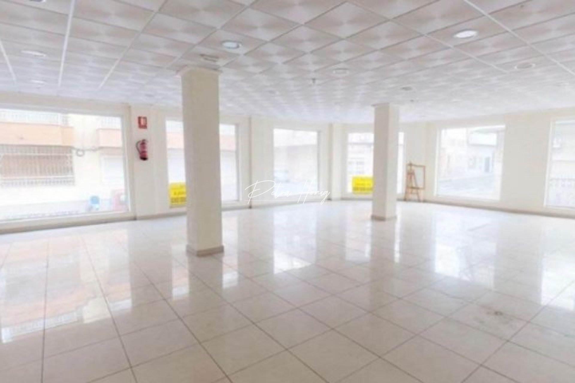 Resales - Commercial - Torrevieja
