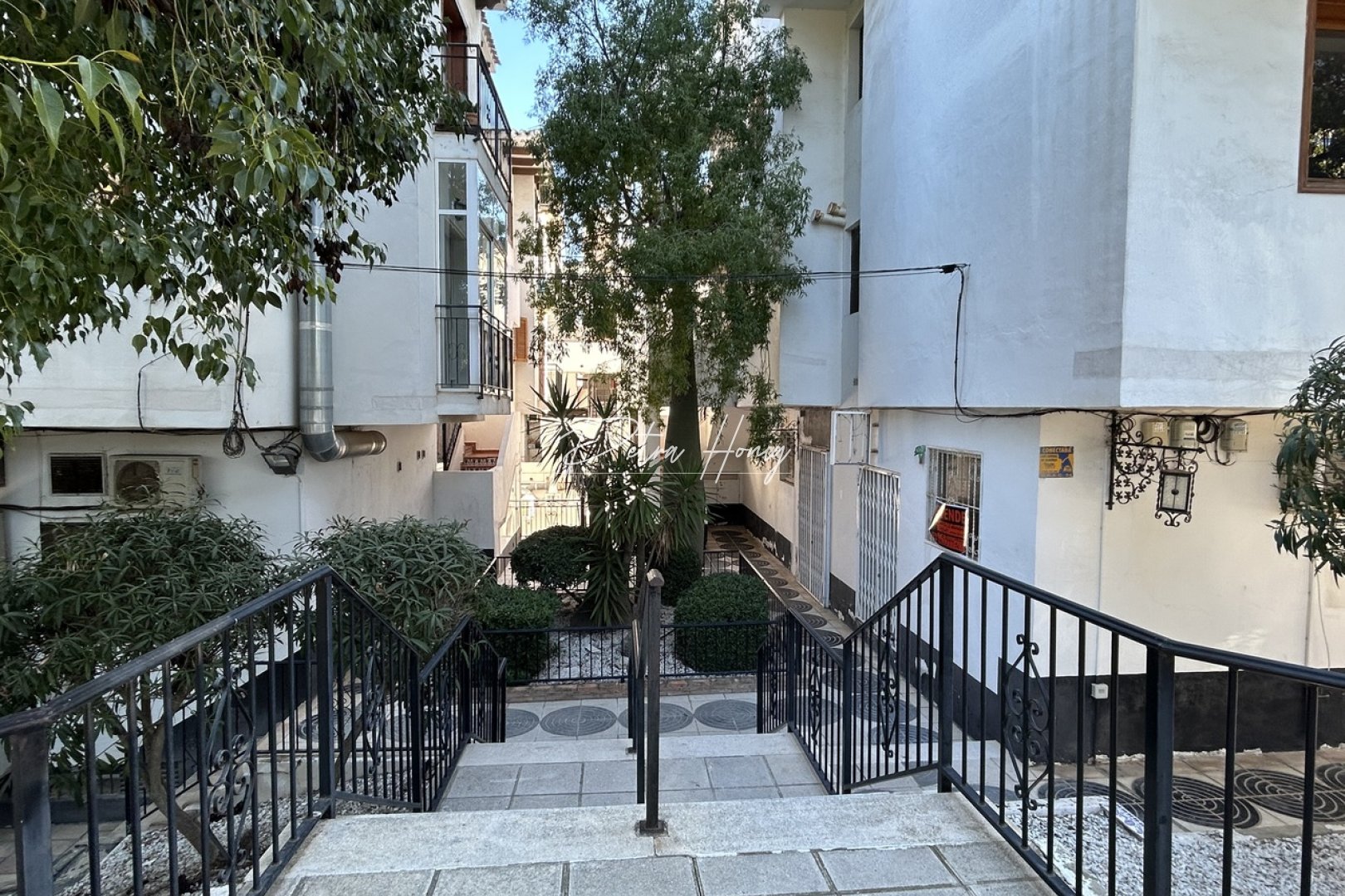 Resales - Commercial - Villamartin