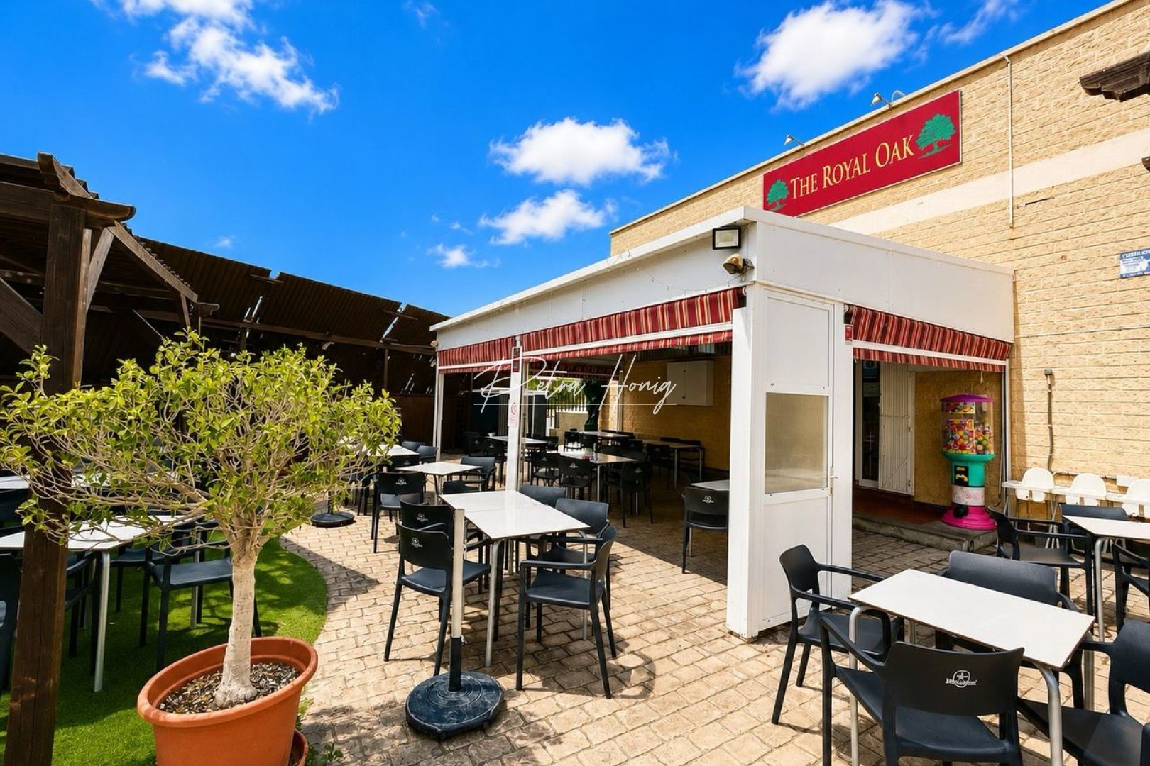 Resales - Commercial - Villamartin