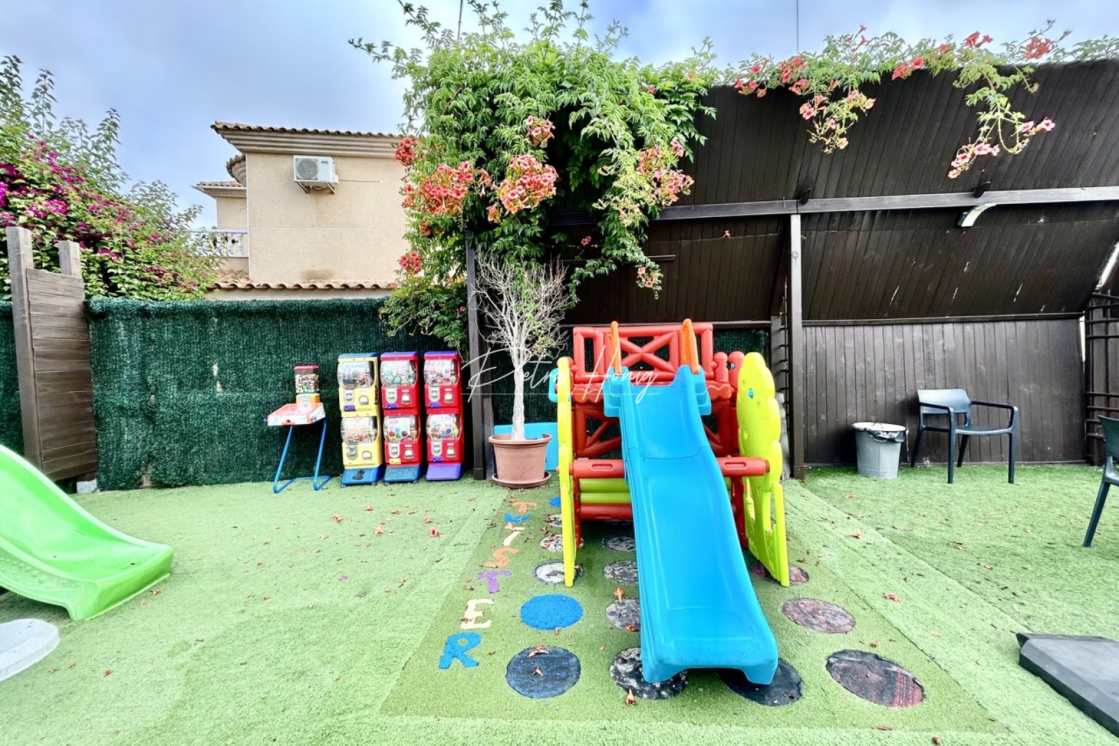Resales - Commercial - Villamartin