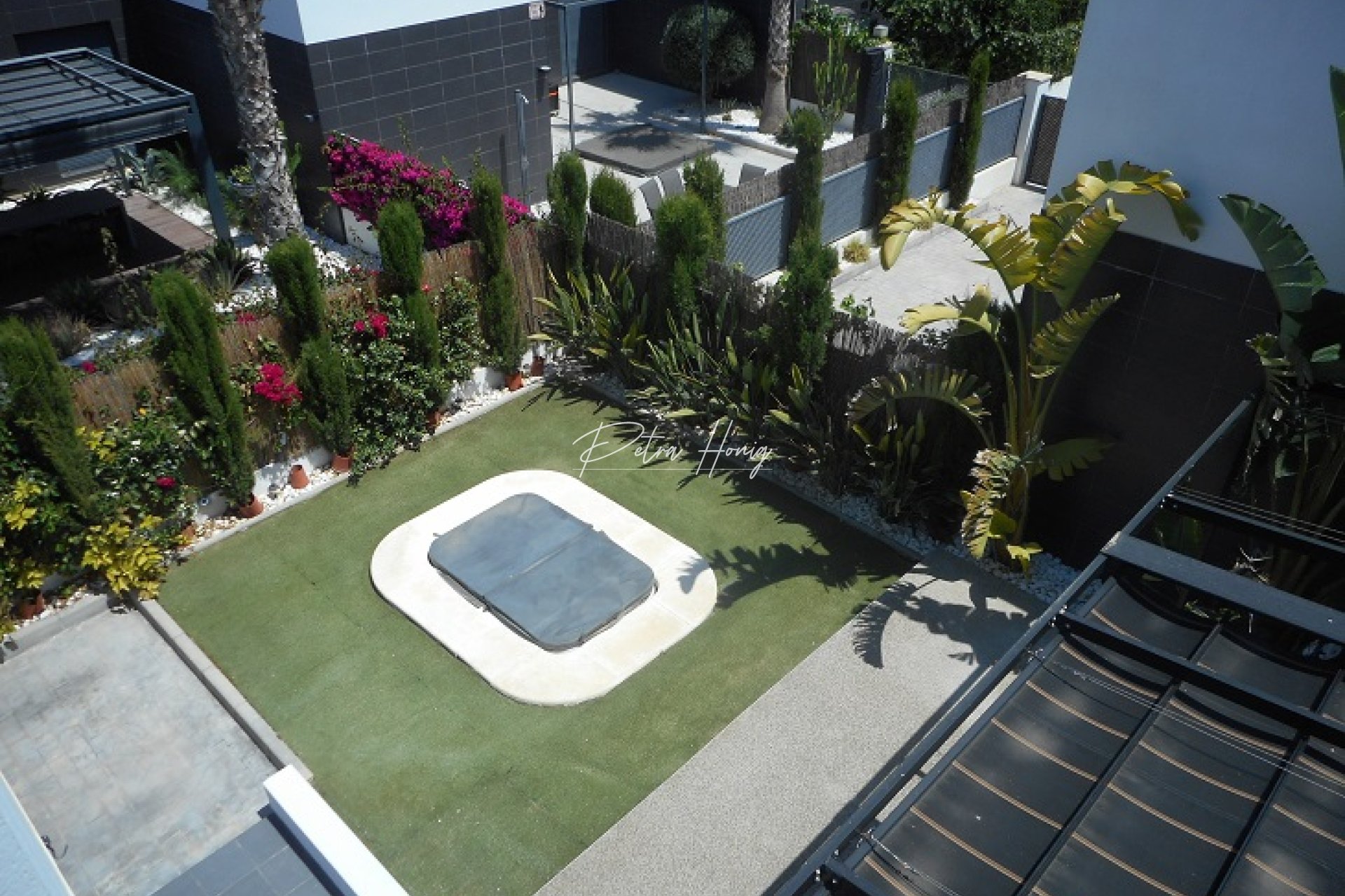 Resales -  - La Finca Golf