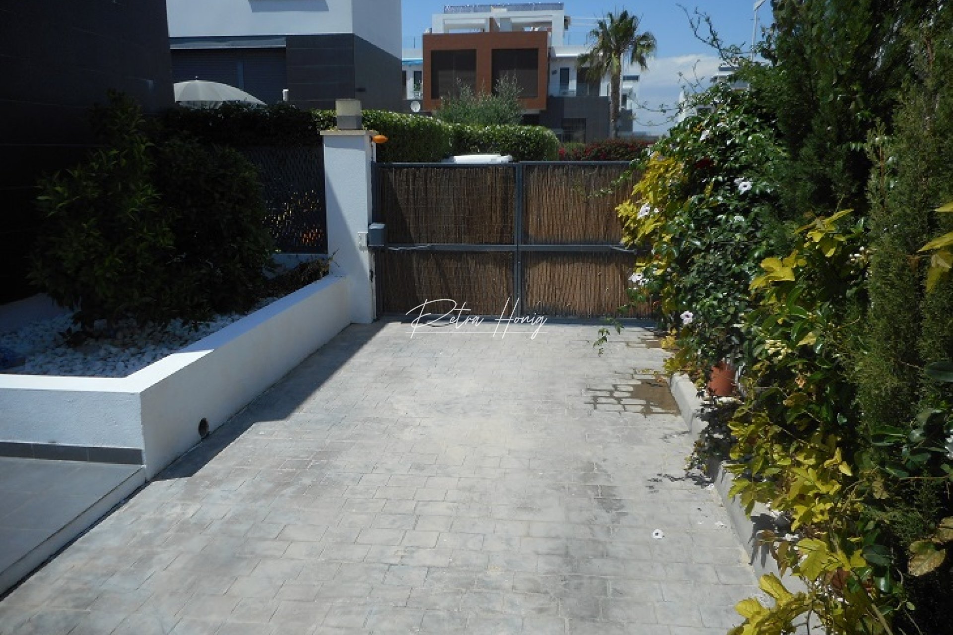 Resales -  - La Finca Golf