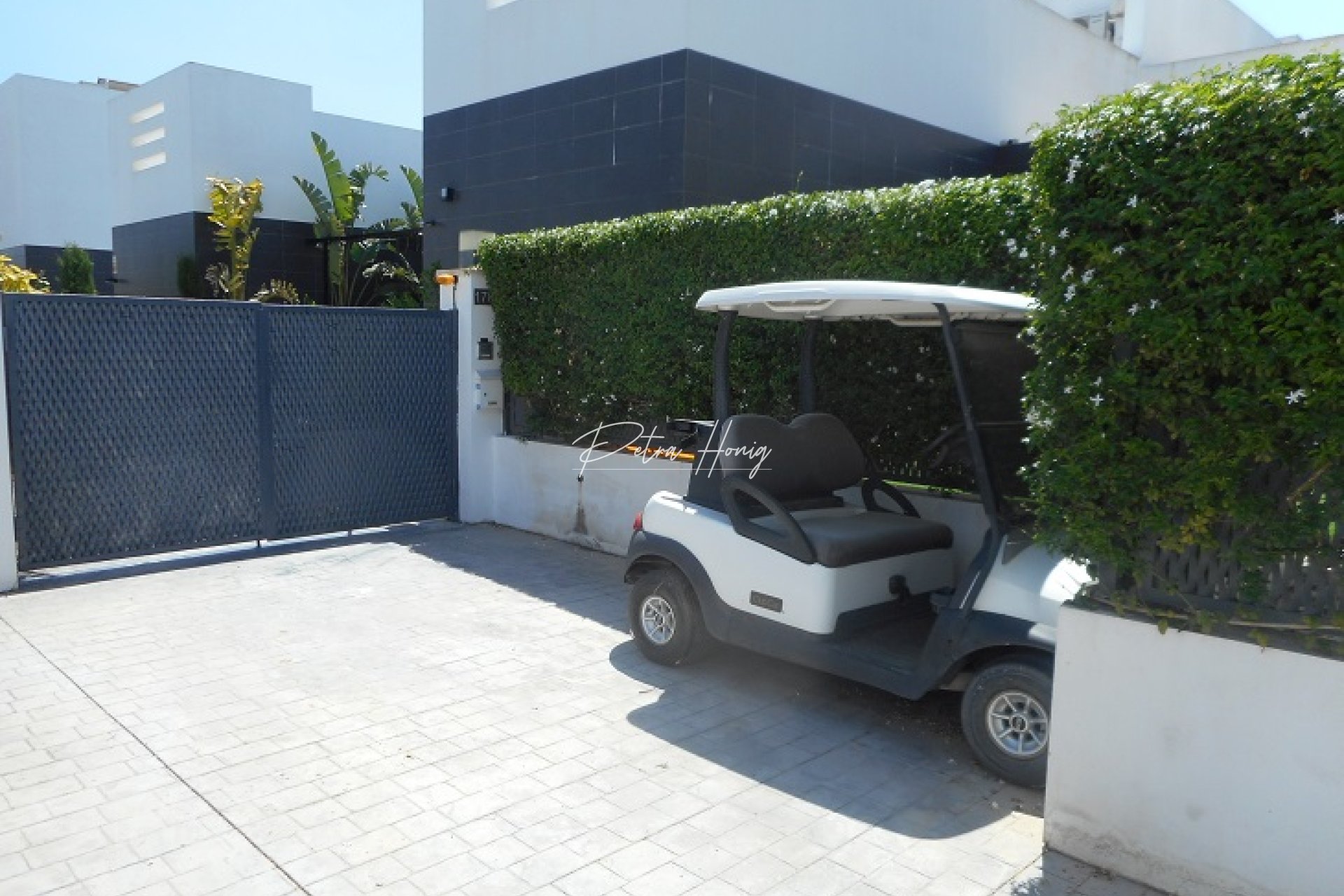 Resales -  - La Finca Golf