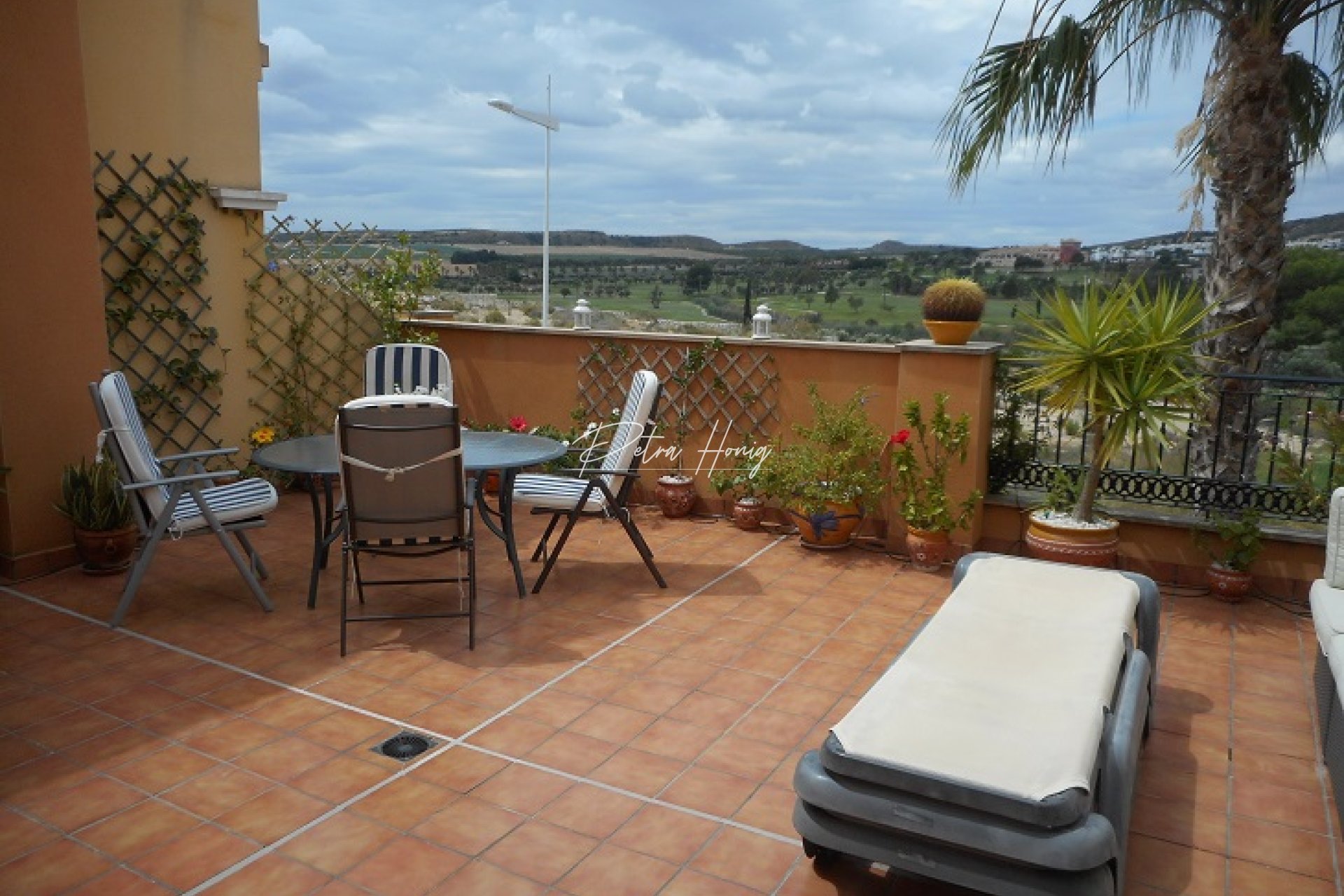 Resales -  - La Finca Golf