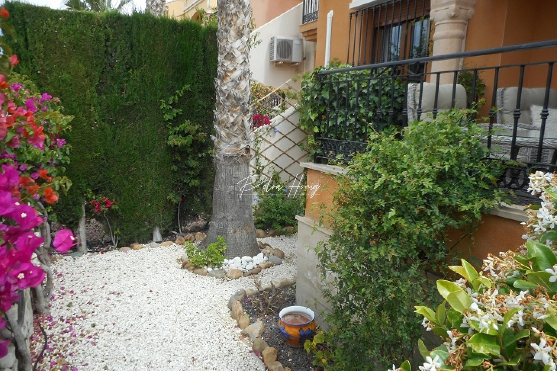Resales -  - La Finca Golf