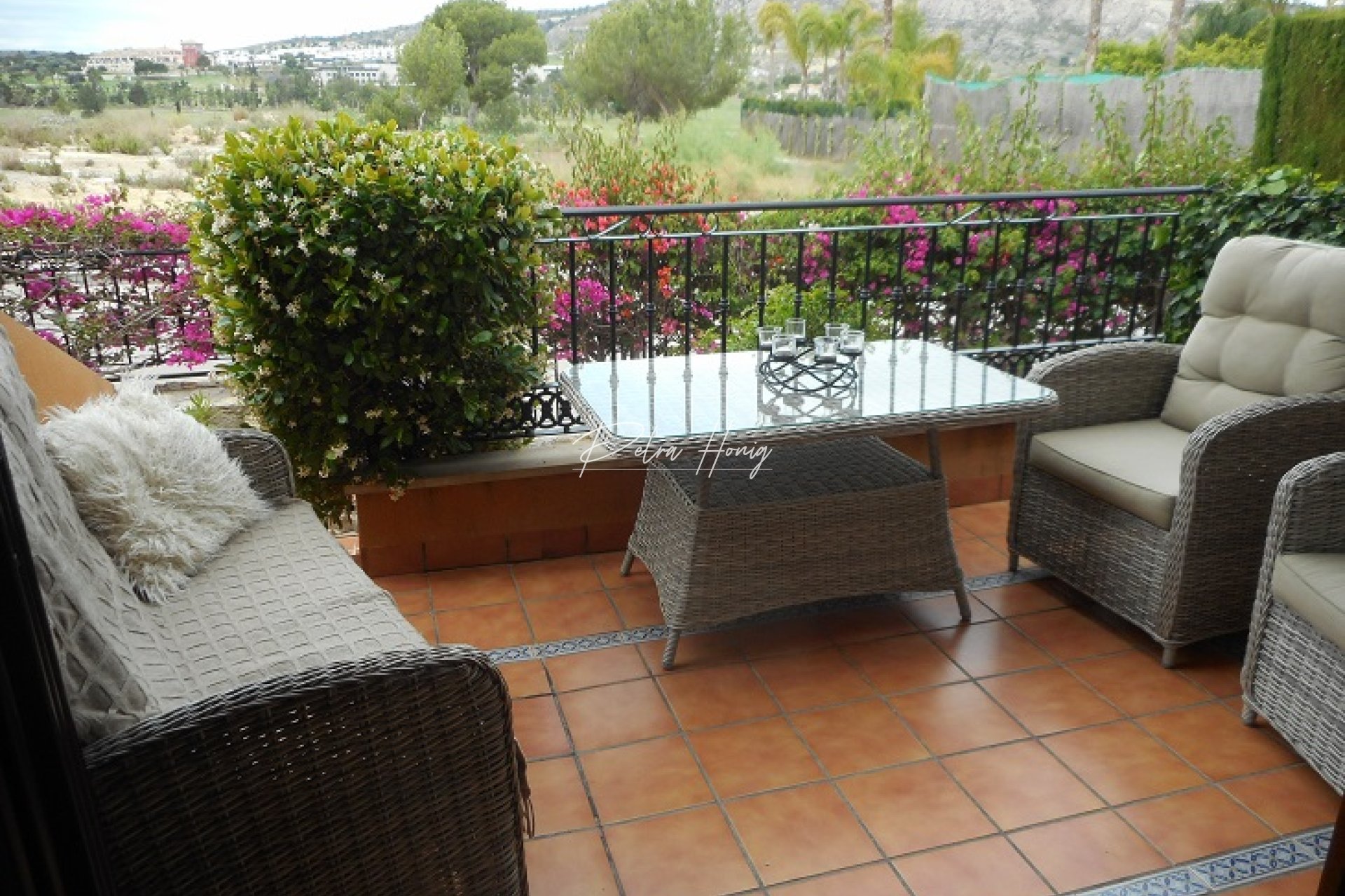Resales -  - La Finca Golf