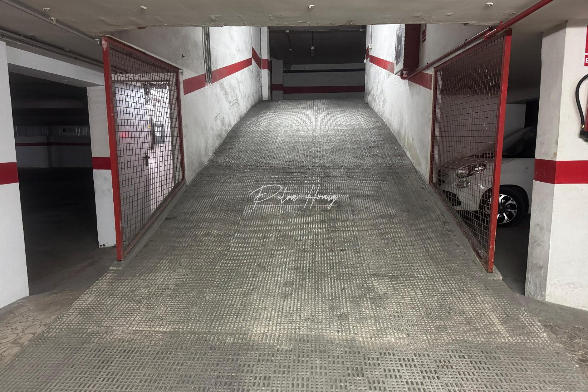 Resales - Parking Space / Garage - Torrevieja - Playa Acequion