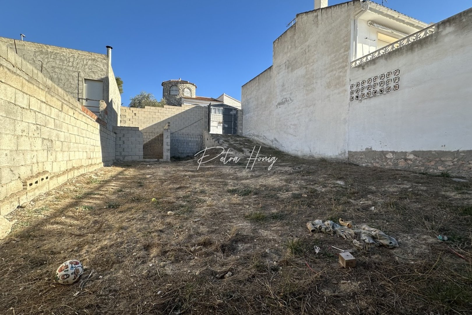 Resales - Plot - Benijofar