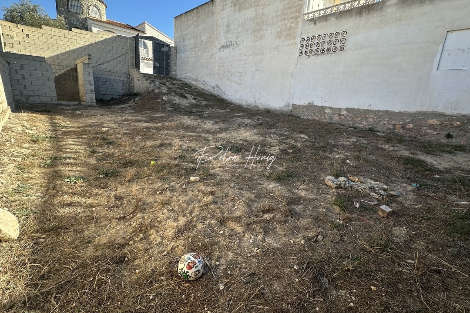 Resales - Plot - Benijofar