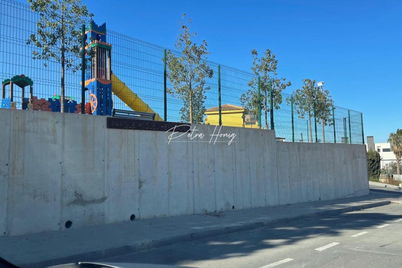 Resales - Plot - Benijofar