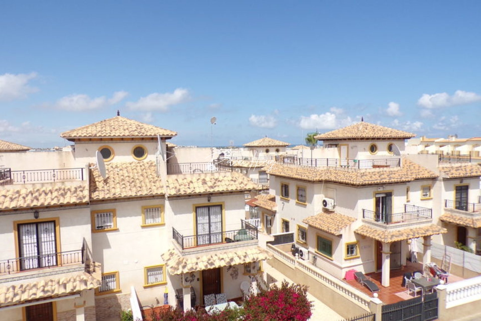 Resales - Semi Detached - Cabo Roig