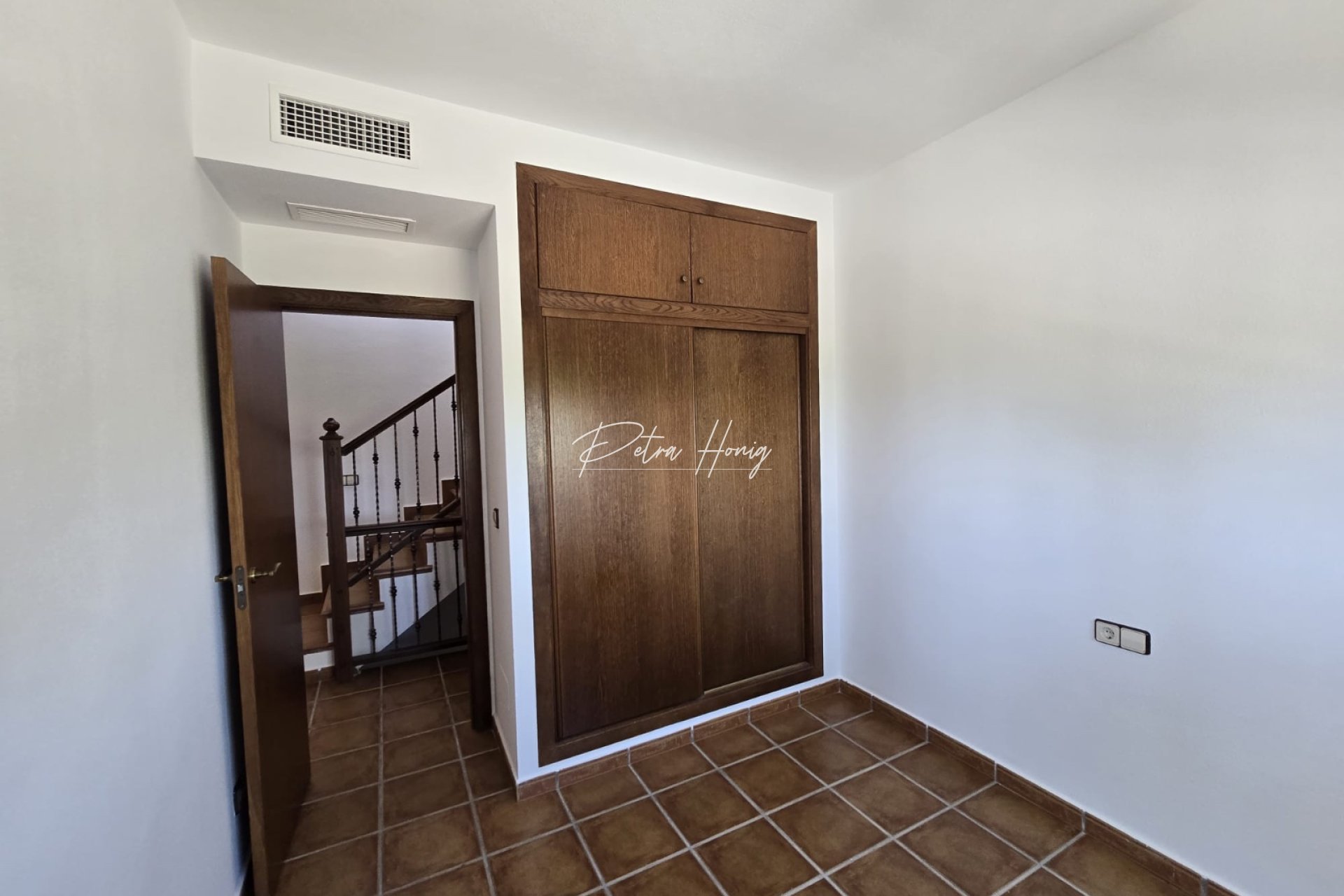 Resales - Semi Detached - La Finca Golf
