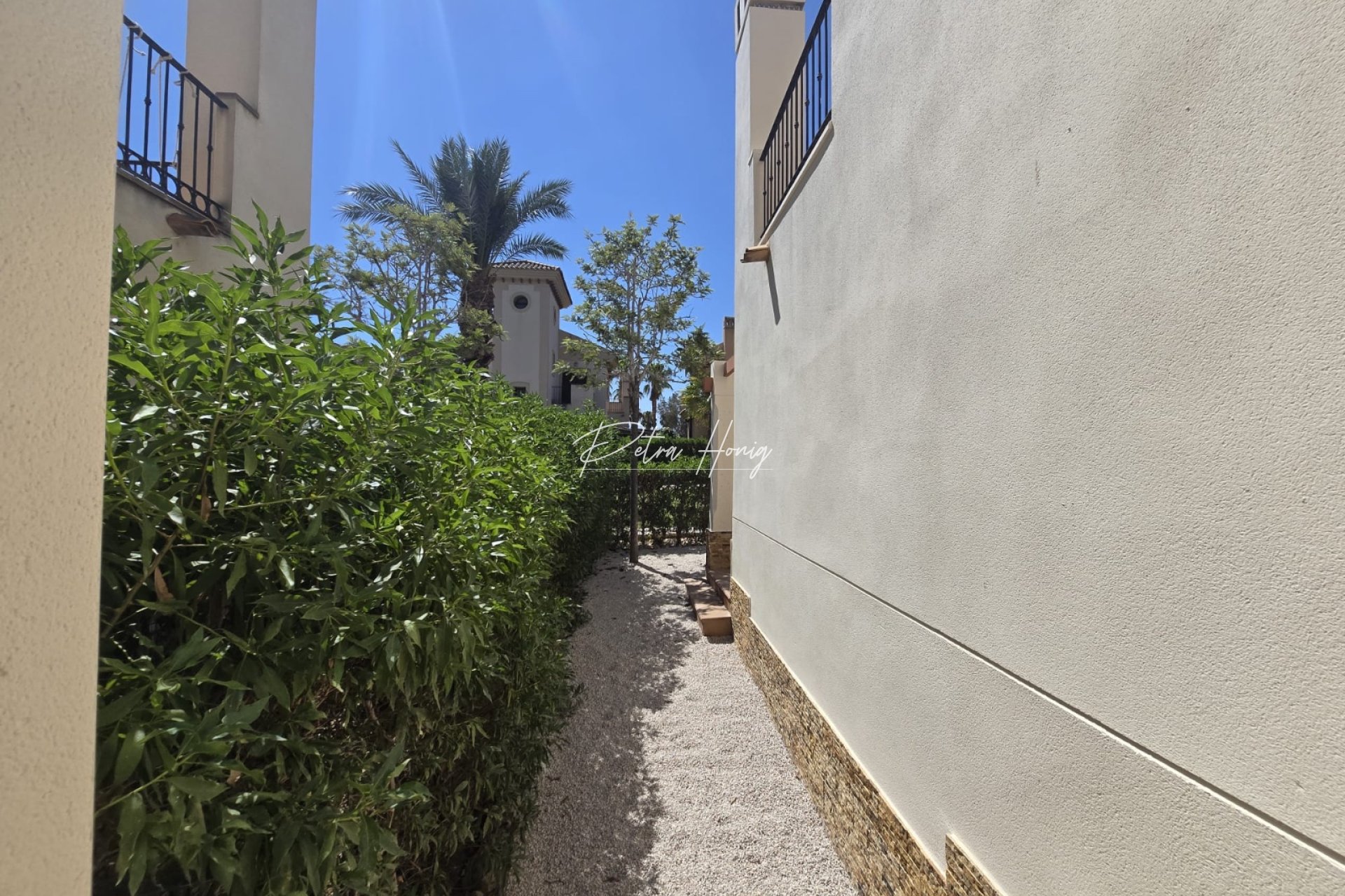 Resales - Semi Detached - La Finca Golf