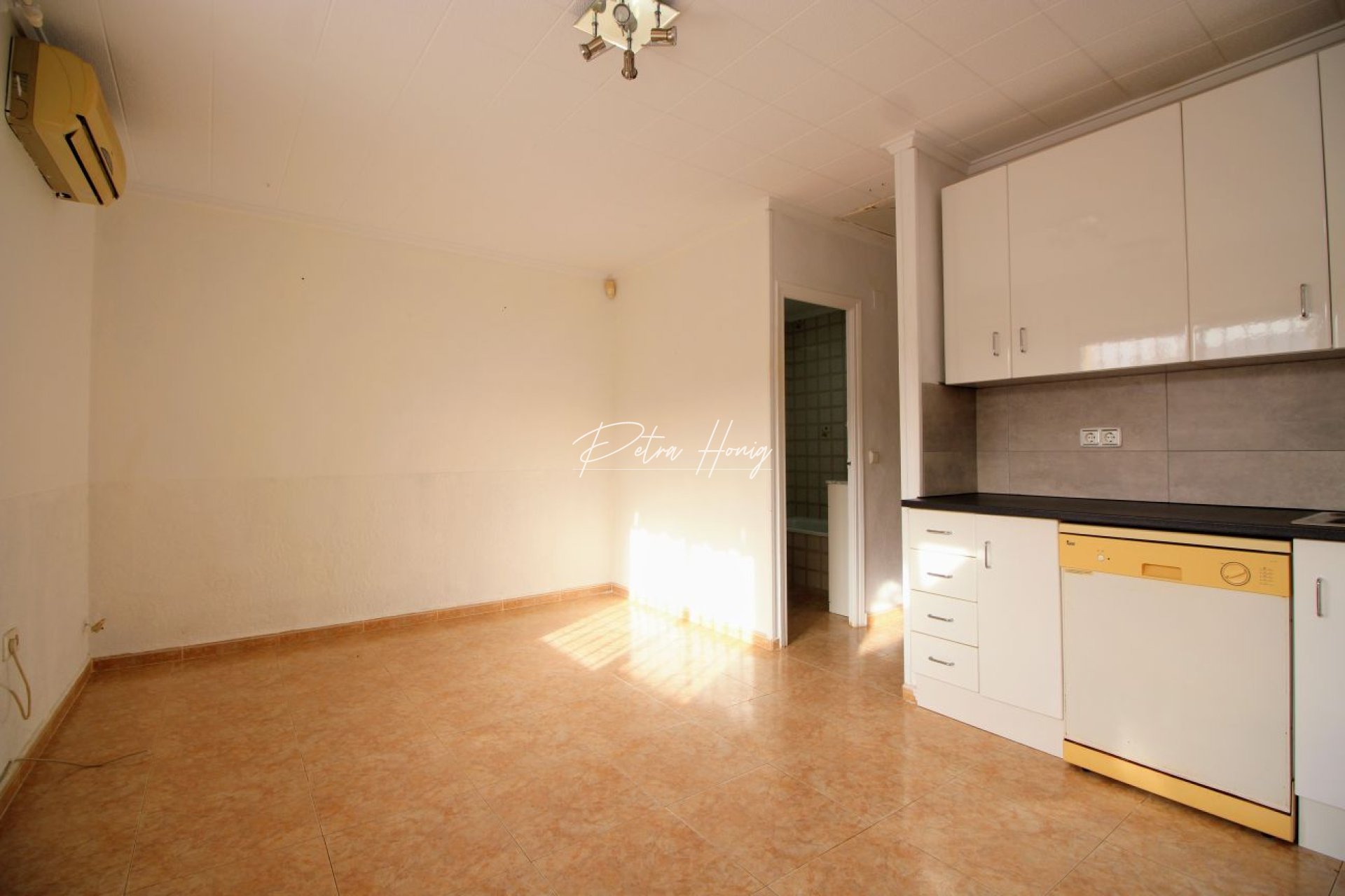 Resales -  - Torreta III