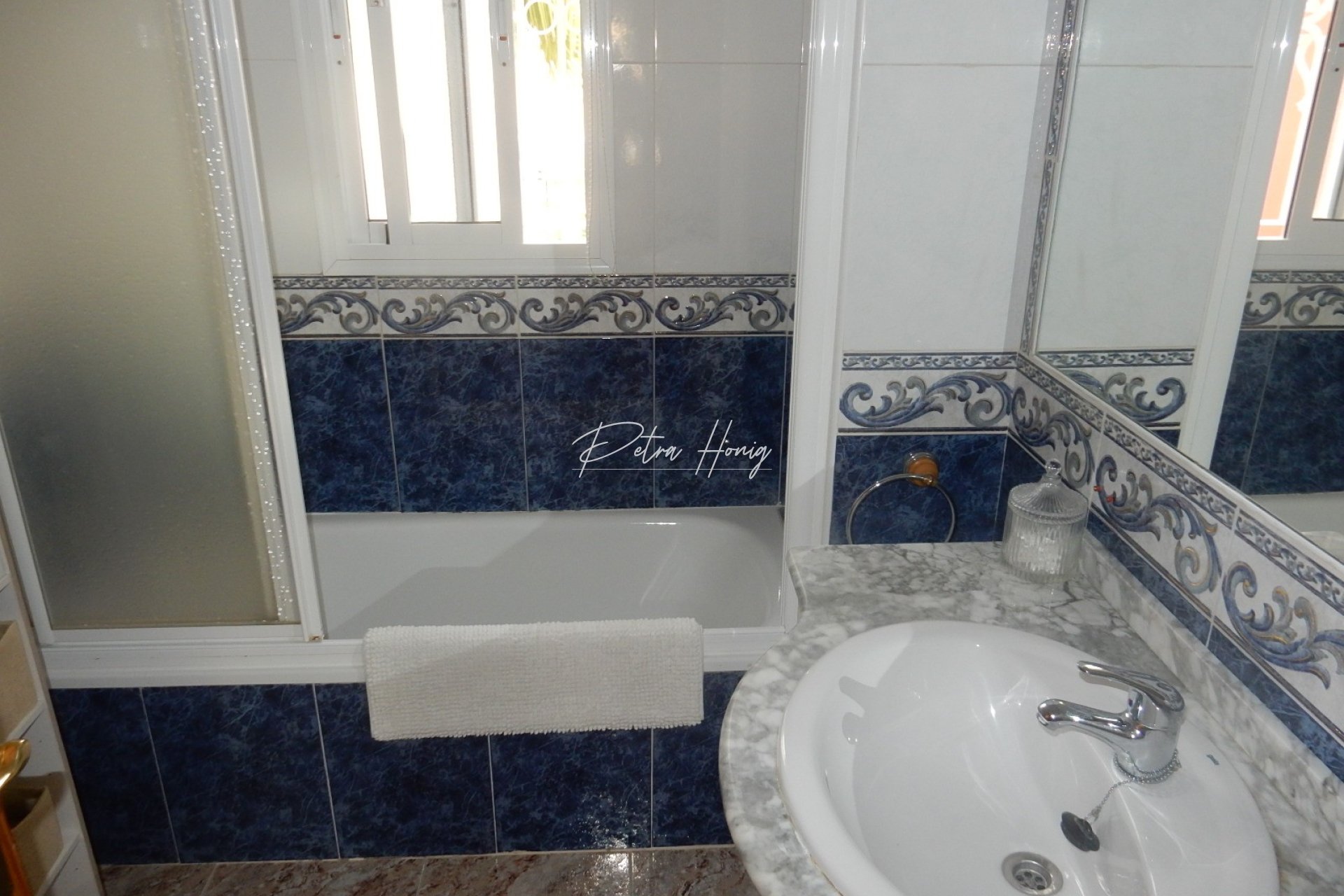 Resales - Townhouse - Lo Crispin