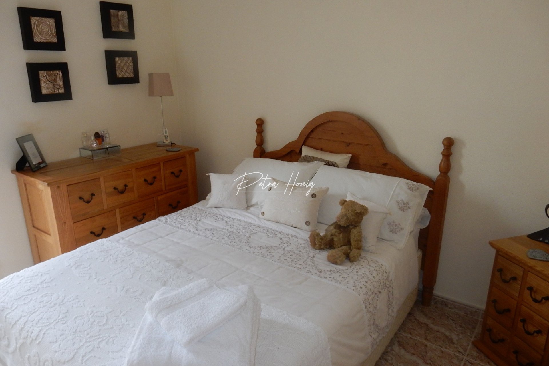 Resales - Townhouse - Lo Crispin