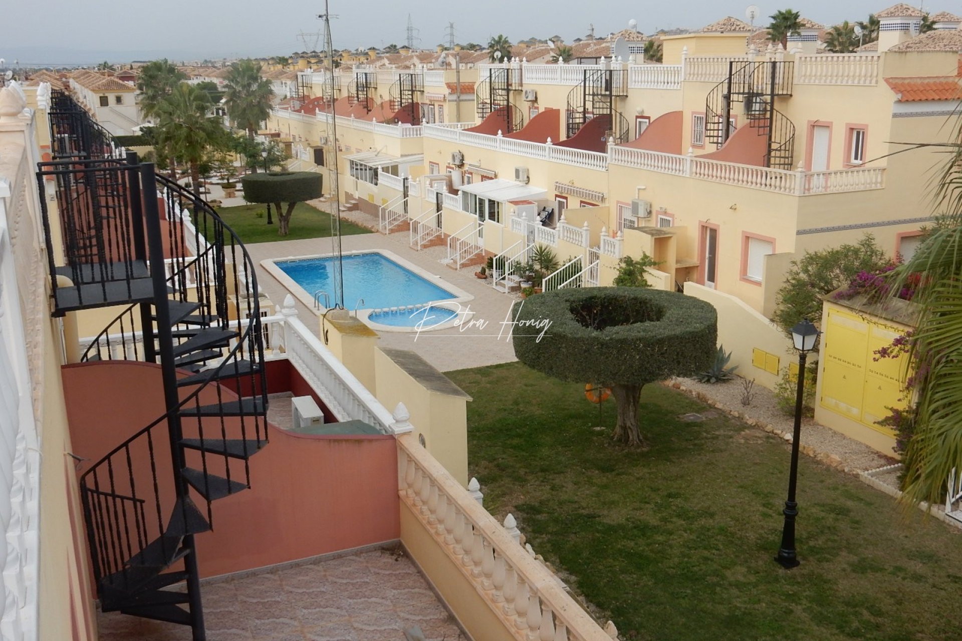 Resales - Townhouse - Lo Crispin