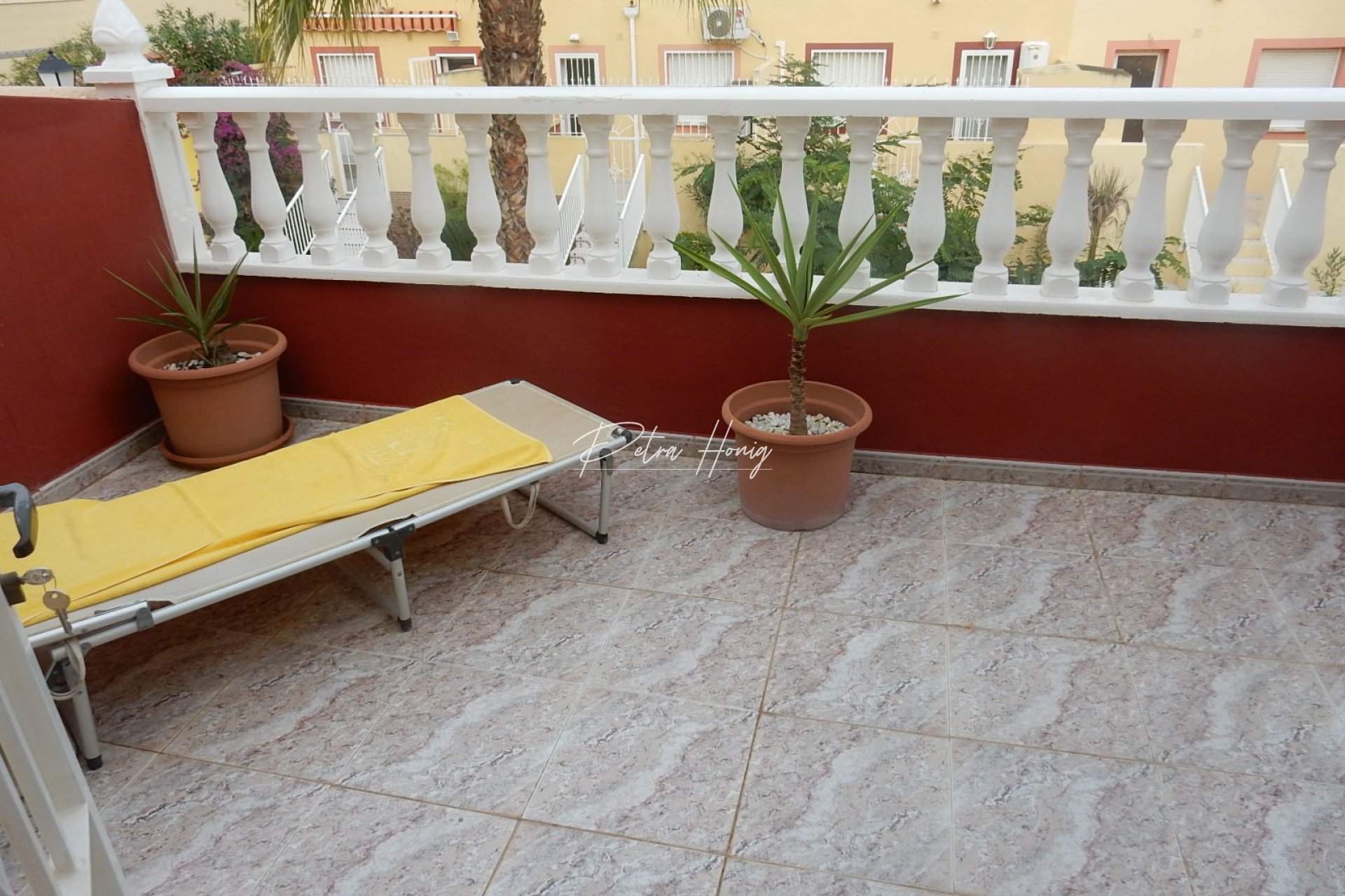 Resales - Townhouse - Lo Crispin