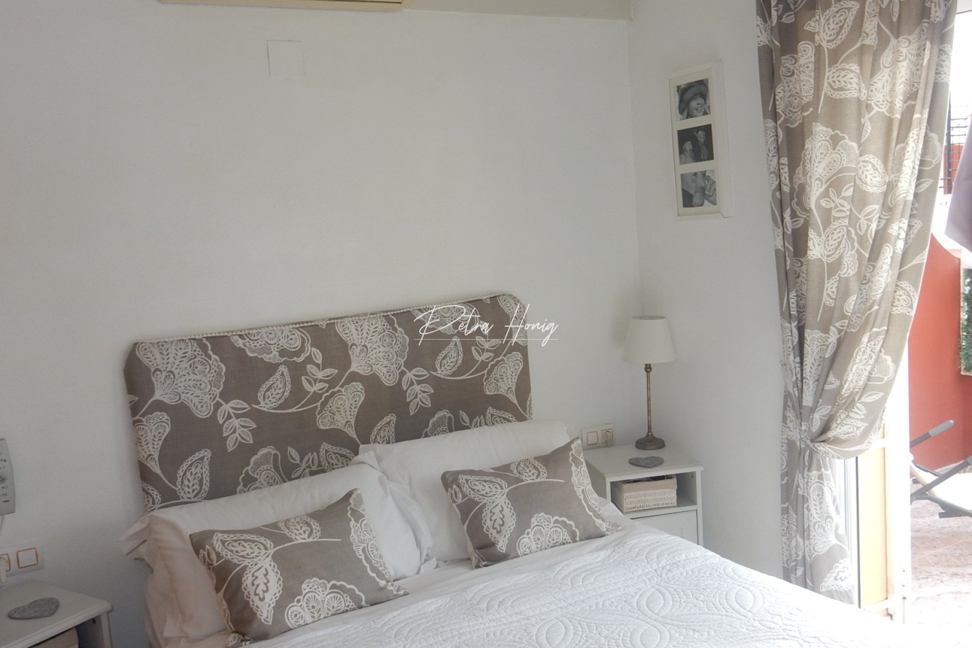 Resales - Townhouse - Lo Crispin