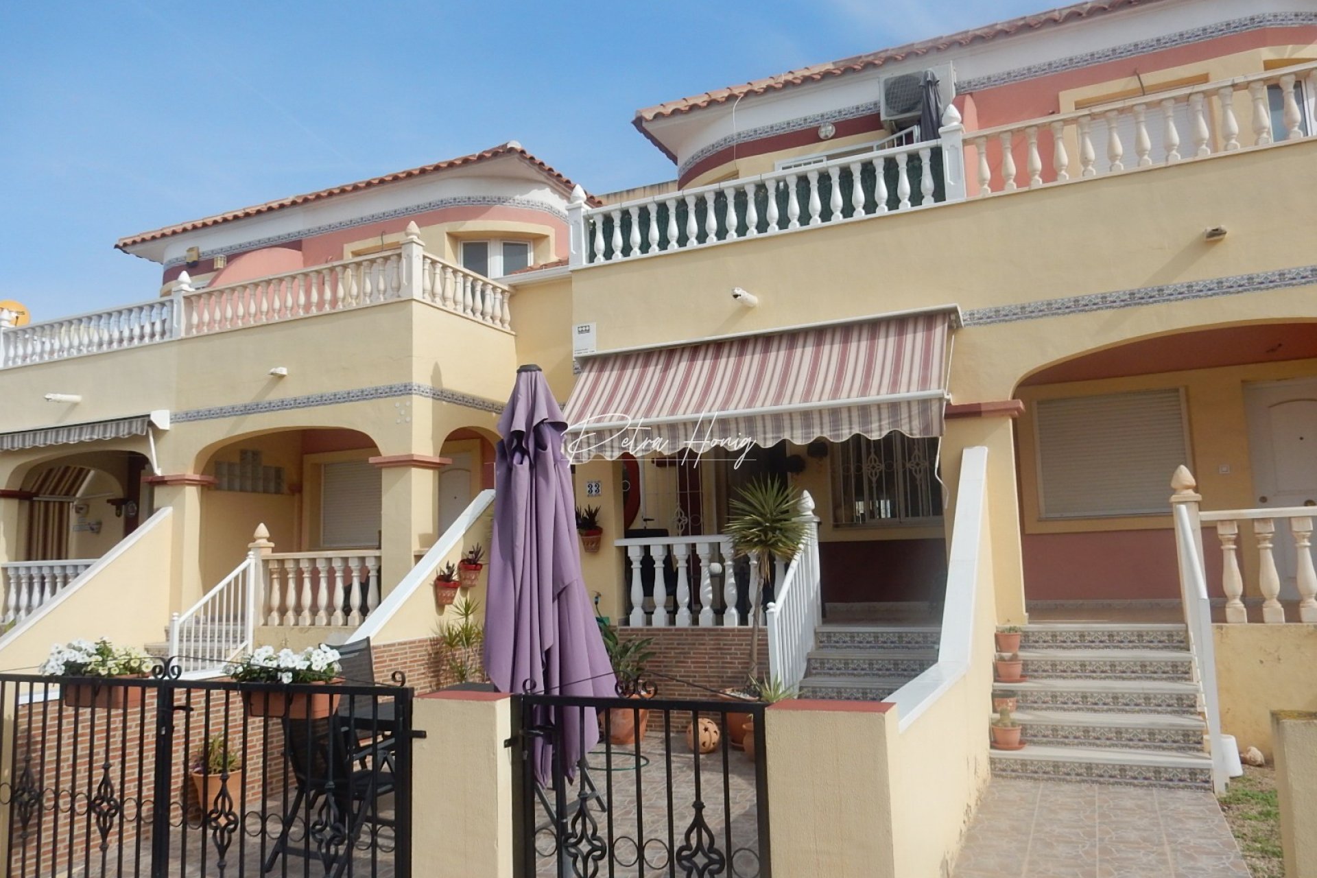 Resales - Townhouse - Lo Crispin