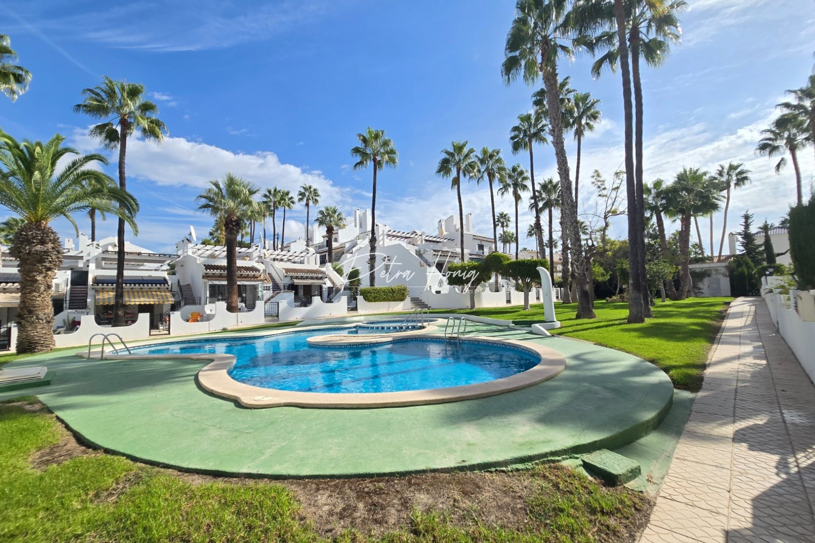 Resales - Townhouse - Villamartin * - Los Dolses *