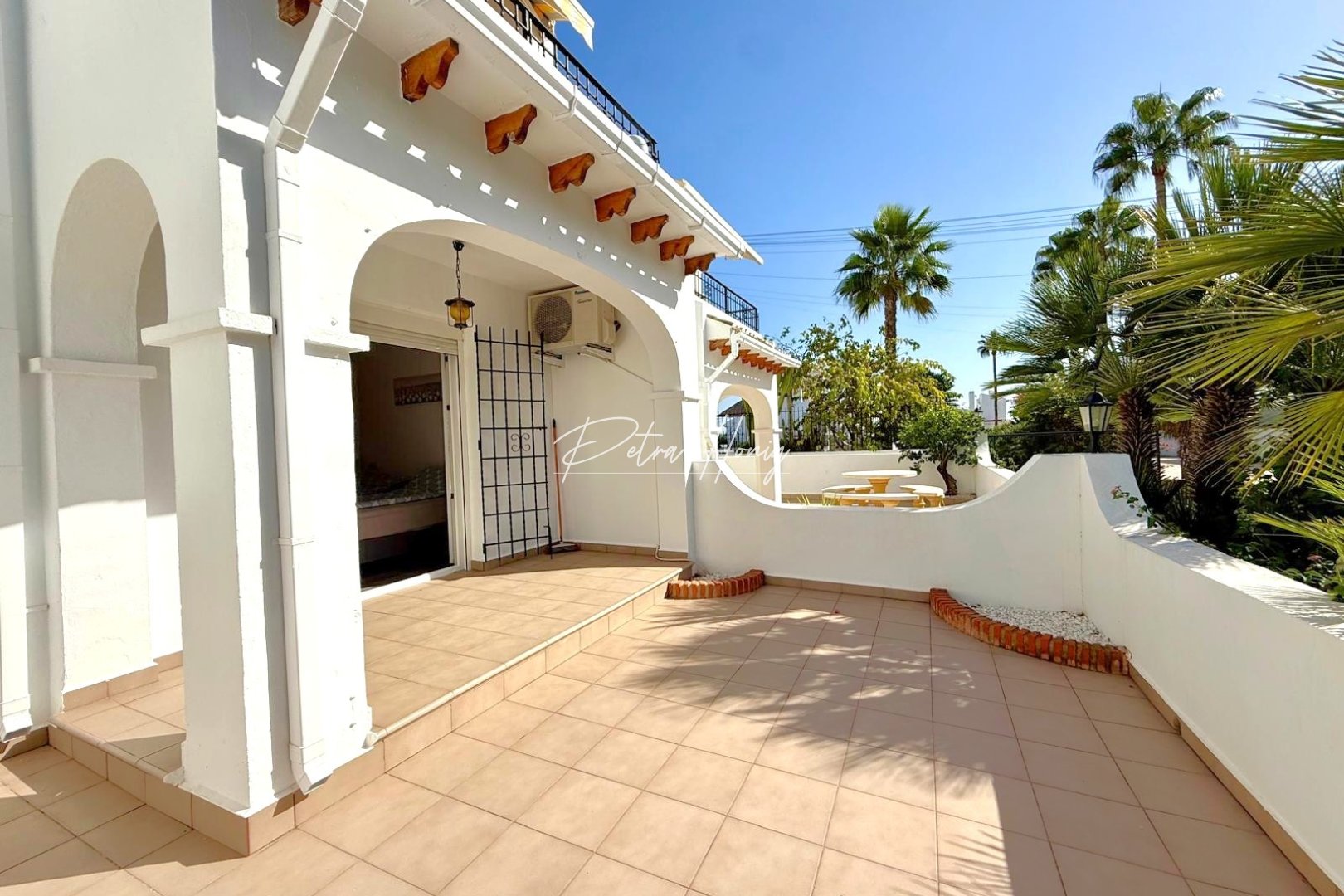 Resales - Townhouse - Villamartin