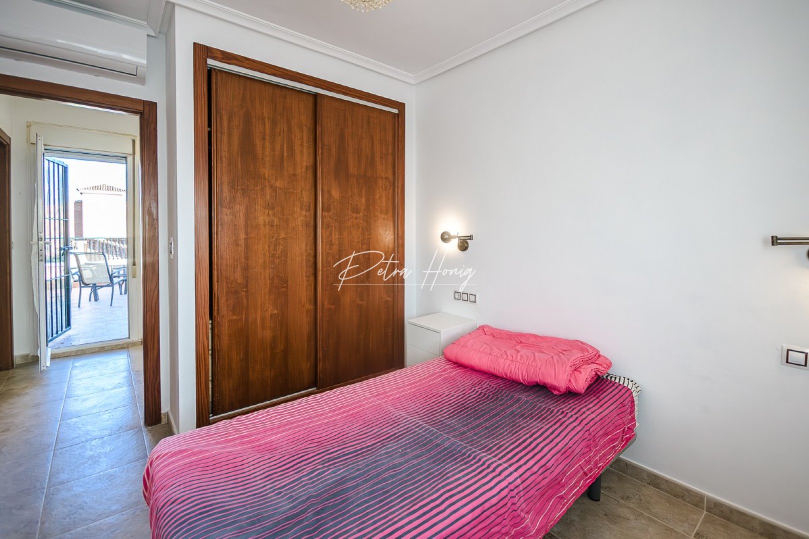 Resales - Villa - Benferri