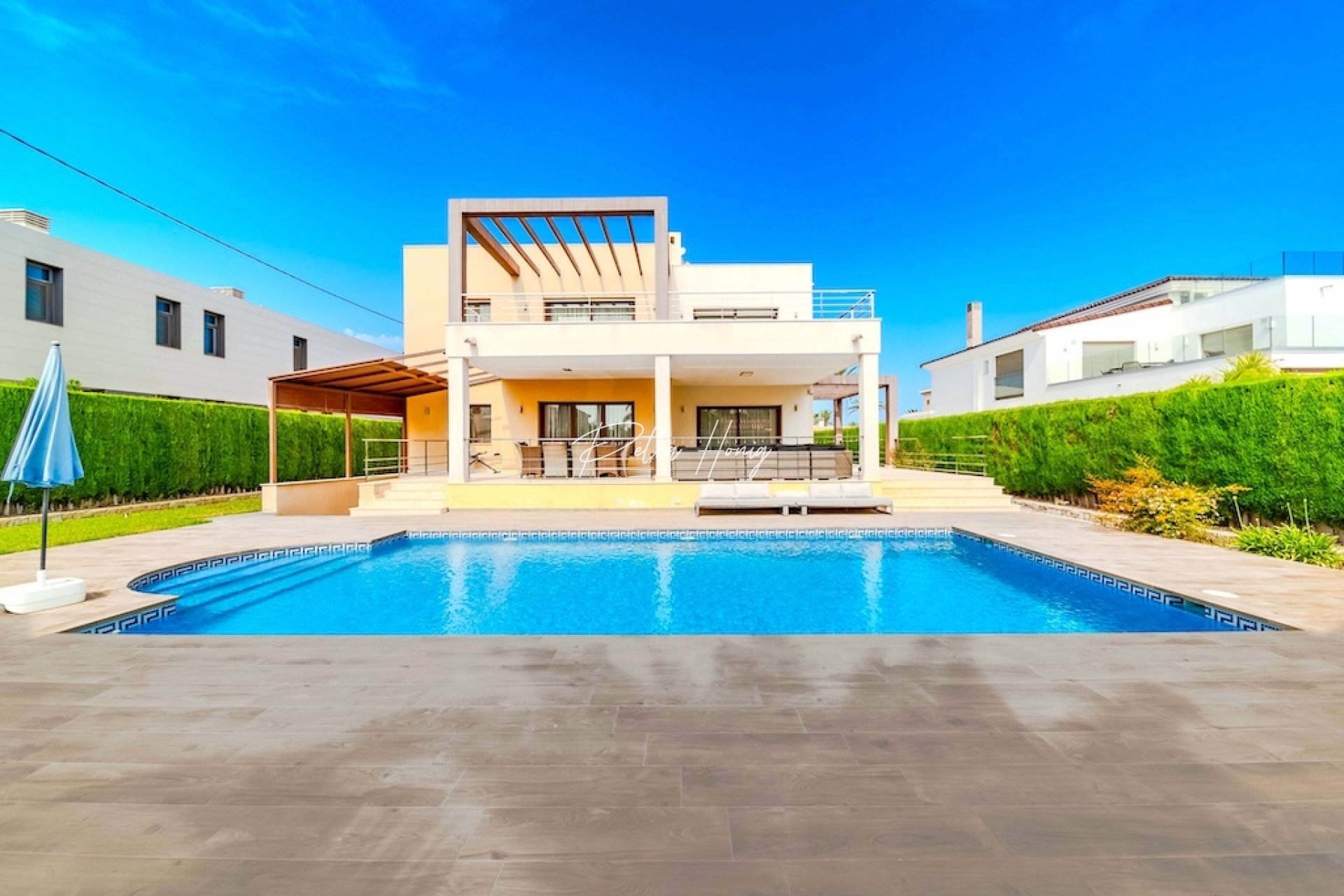 Resales - Villa - Cabo Roig