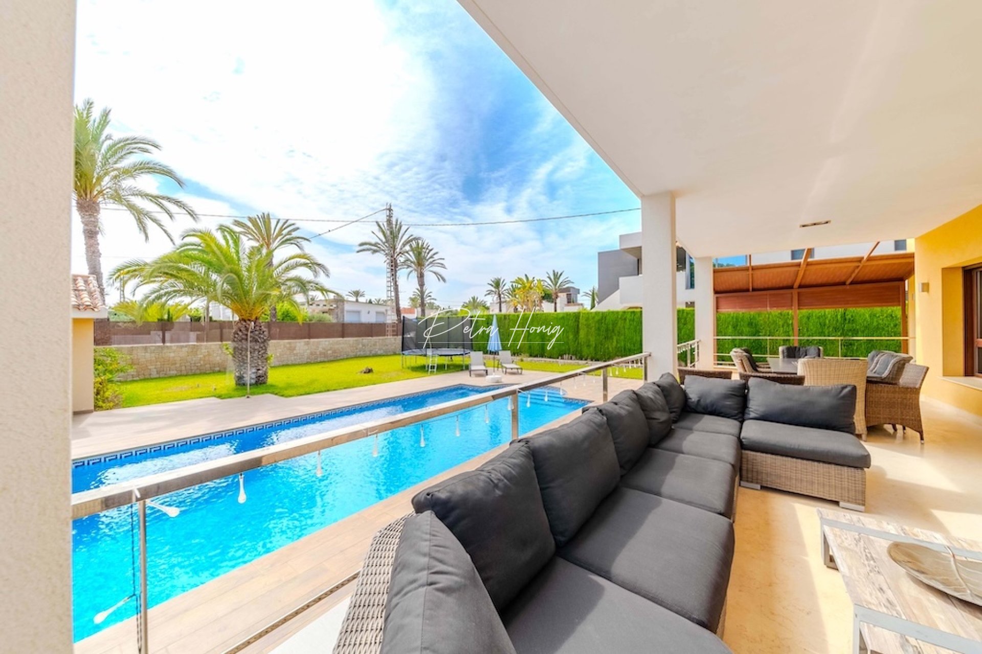 Resales - Villa - Cabo Roig