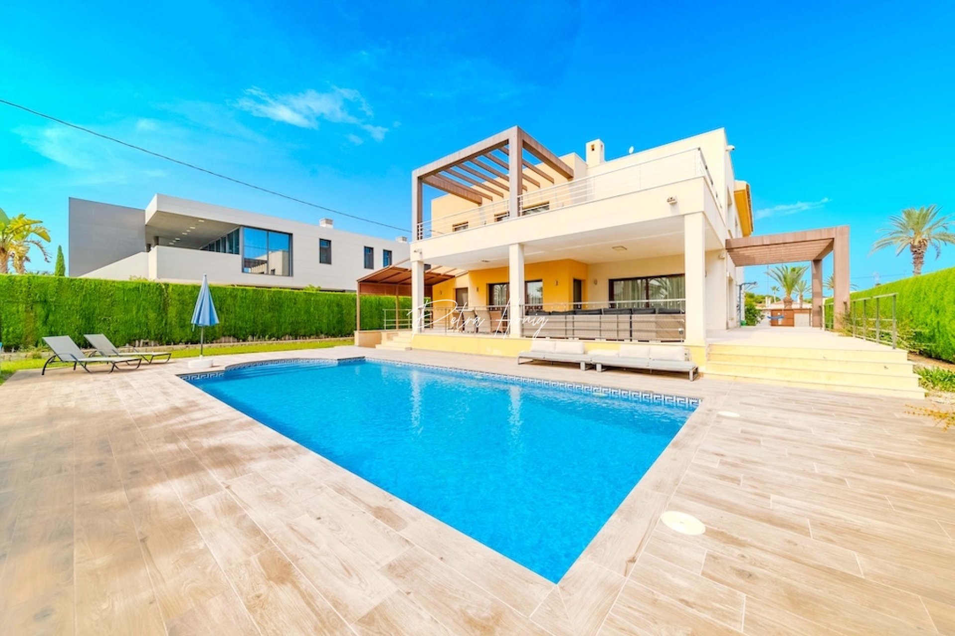 Resales - Villa - Cabo Roig