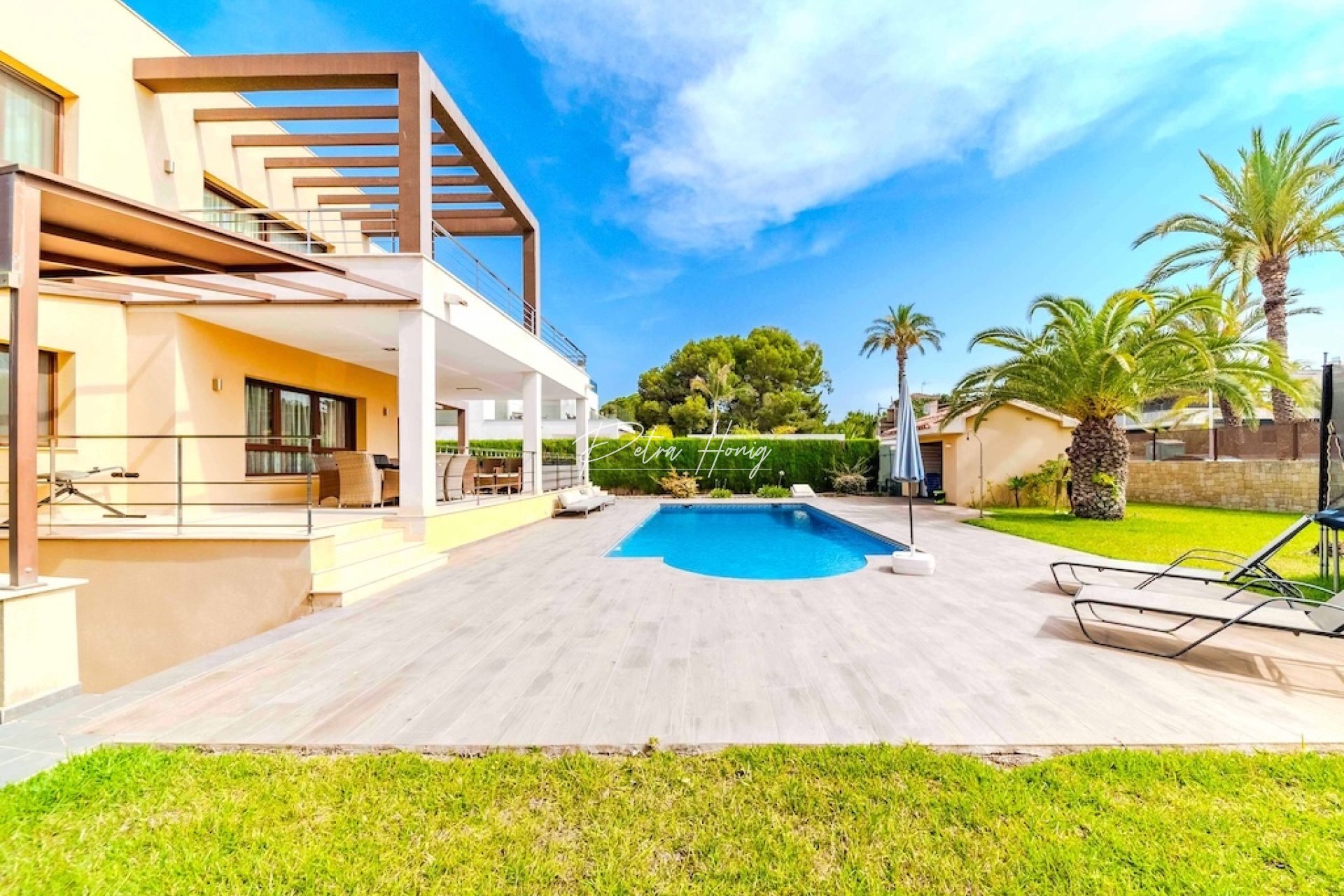 Resales - Villa - Cabo Roig