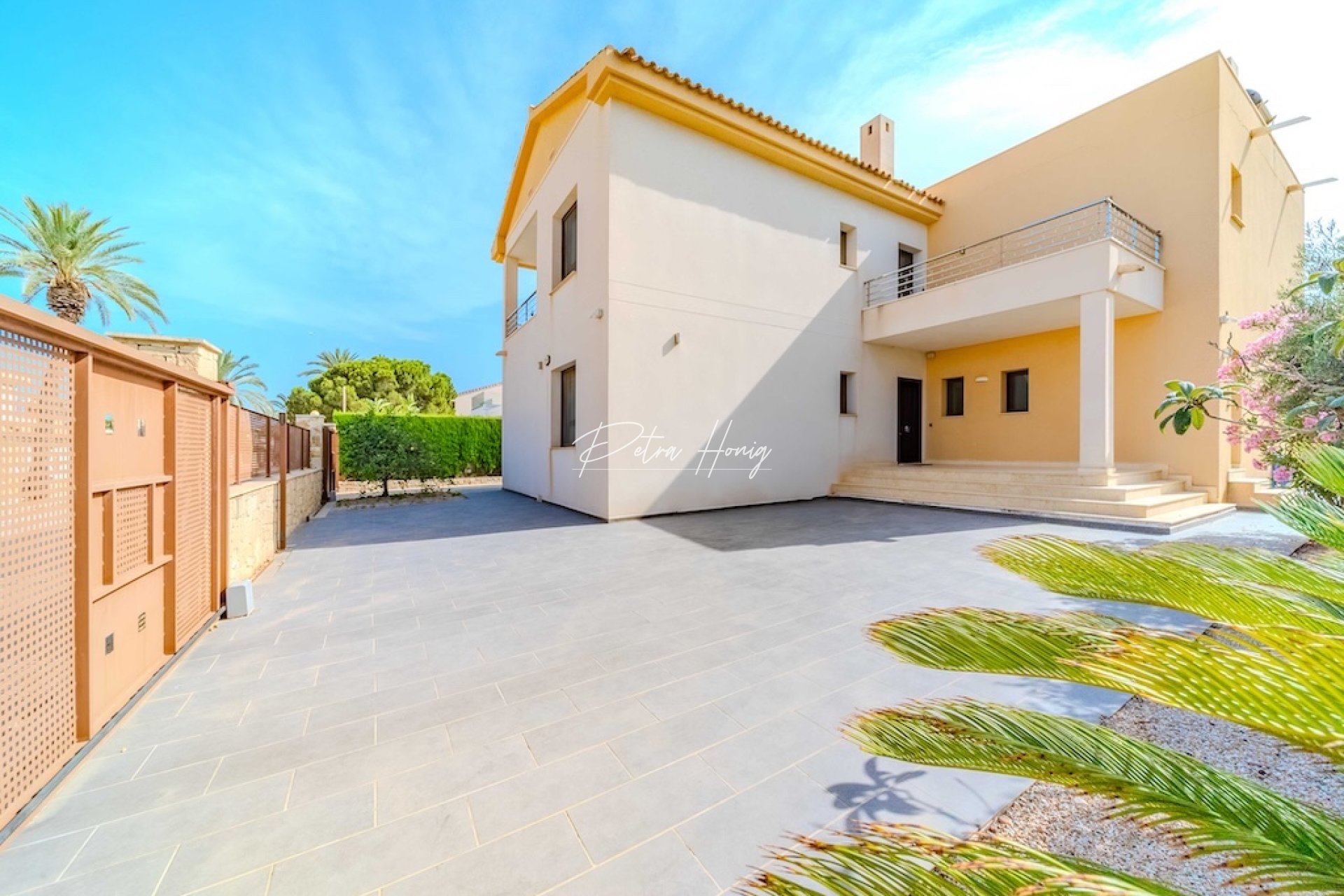 Resales - Villa - Cabo Roig