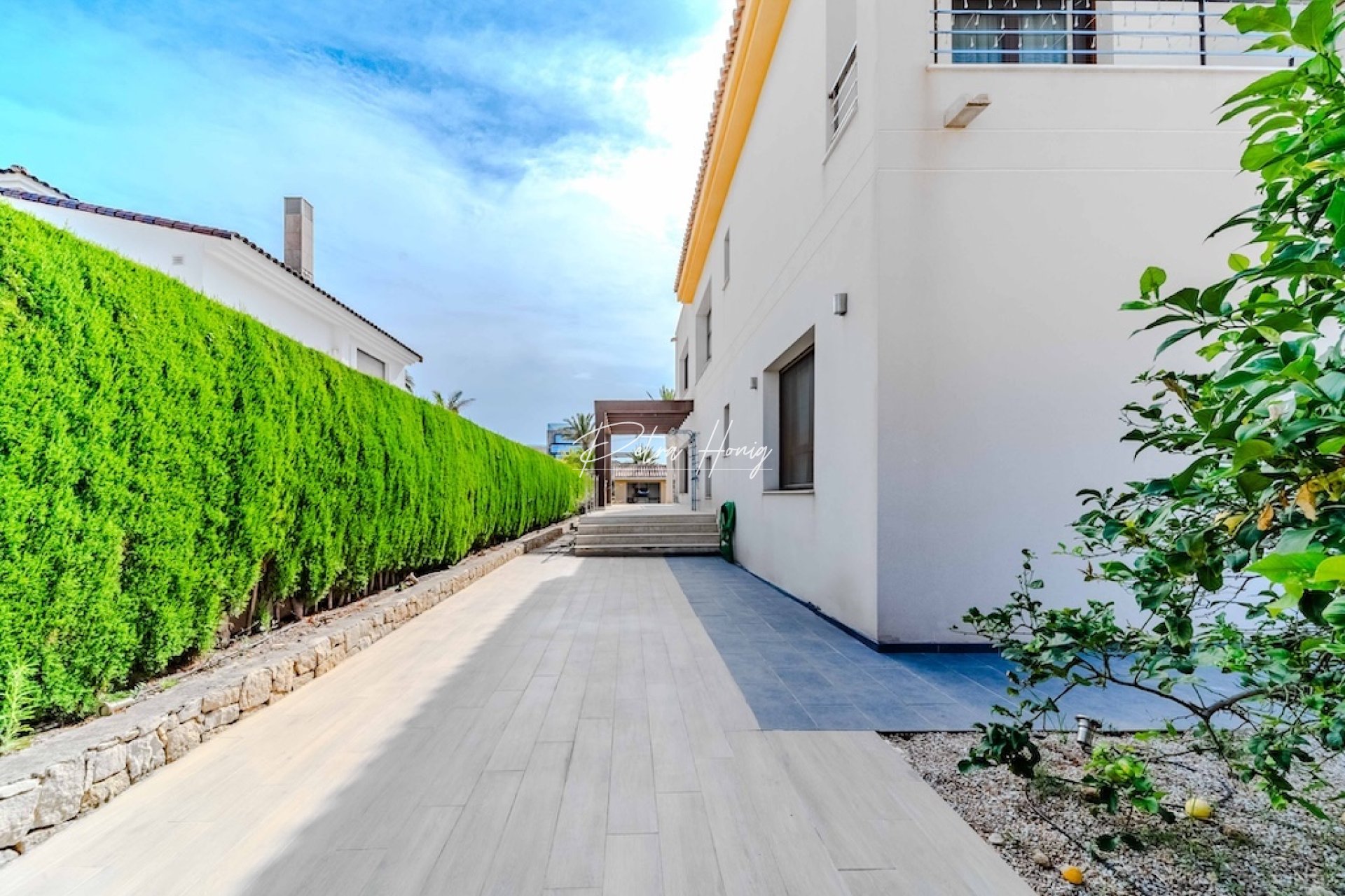 Resales - Villa - Cabo Roig