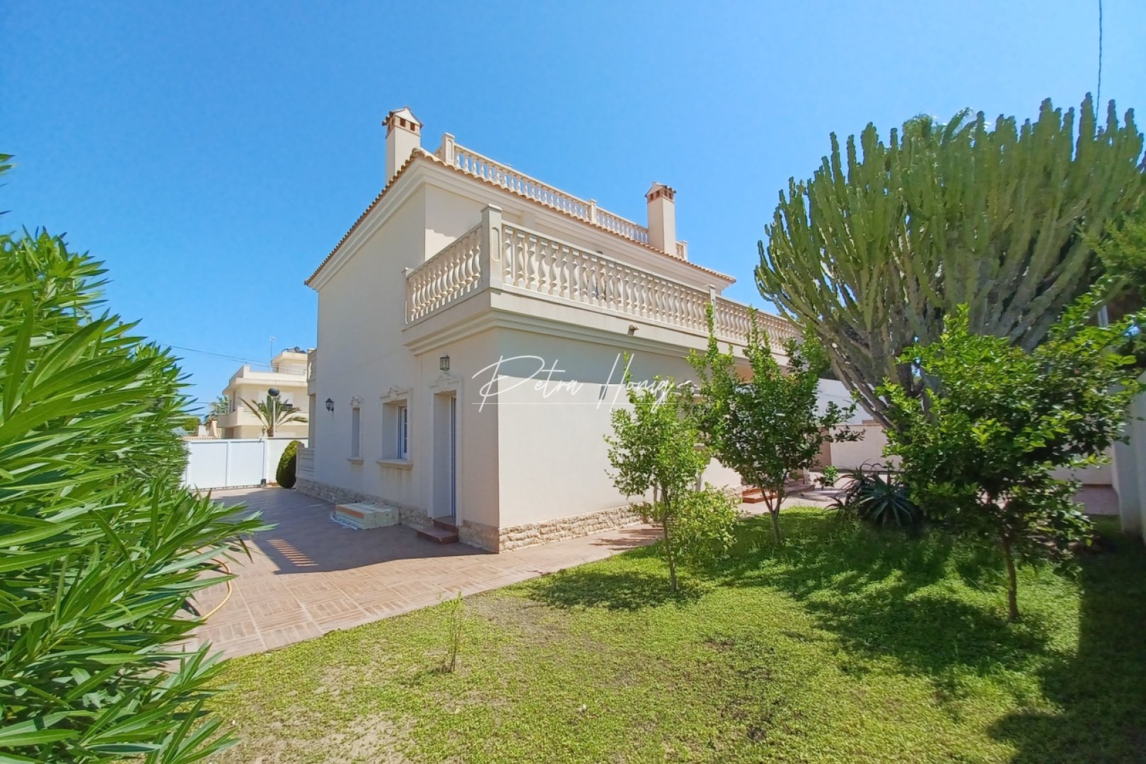 Resales - Villa - Cabo Roig