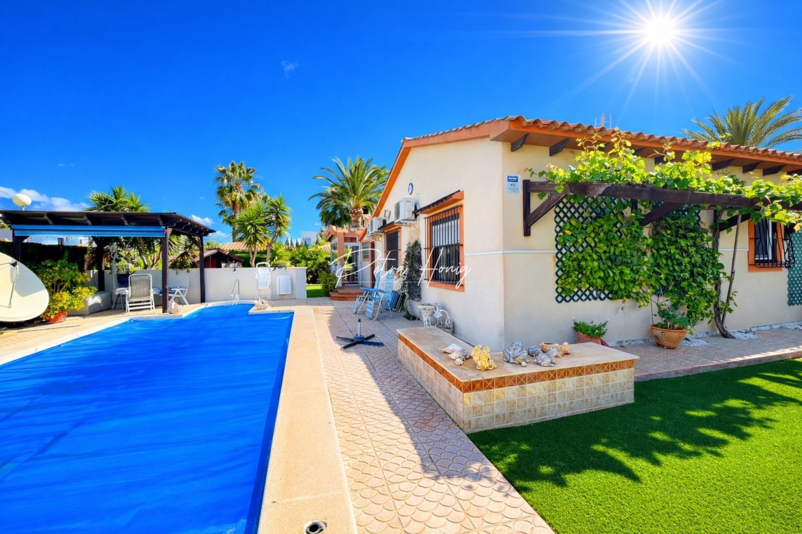 Resales - Villa - Cabo Roig