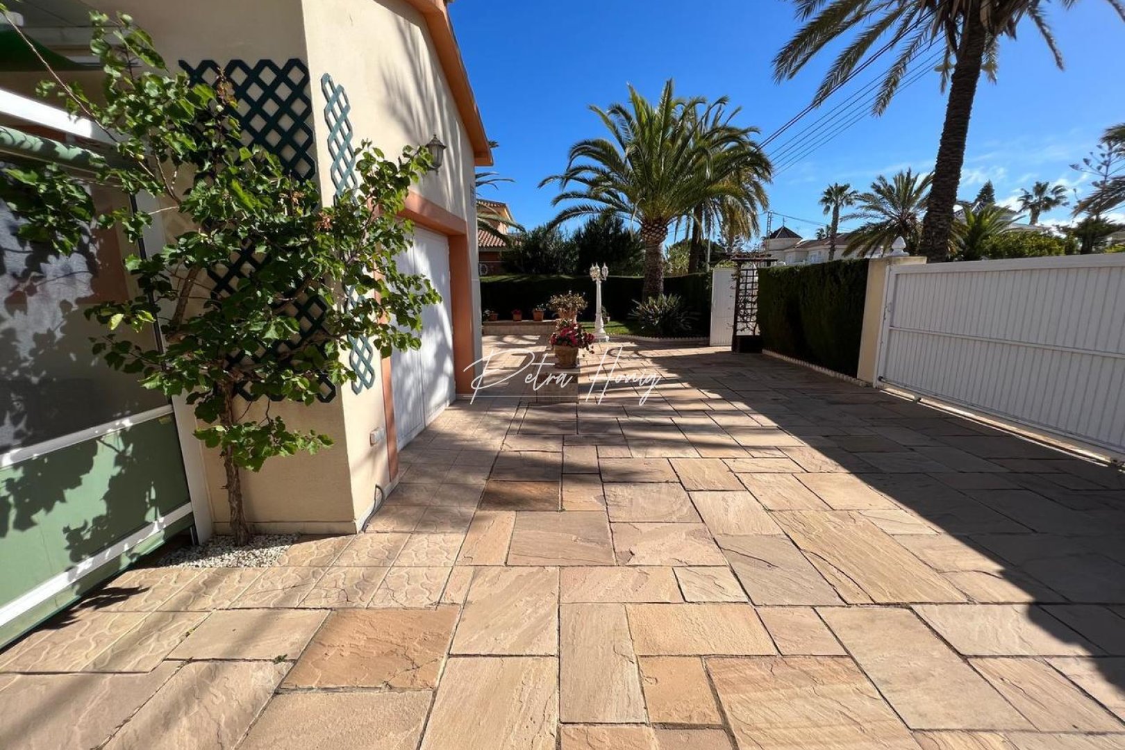 Resales - Villa - Cabo Roig