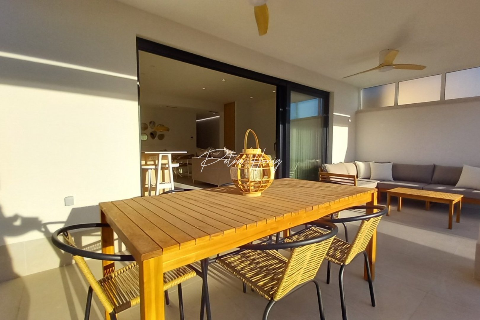 Resales - Villa - El Chaparral